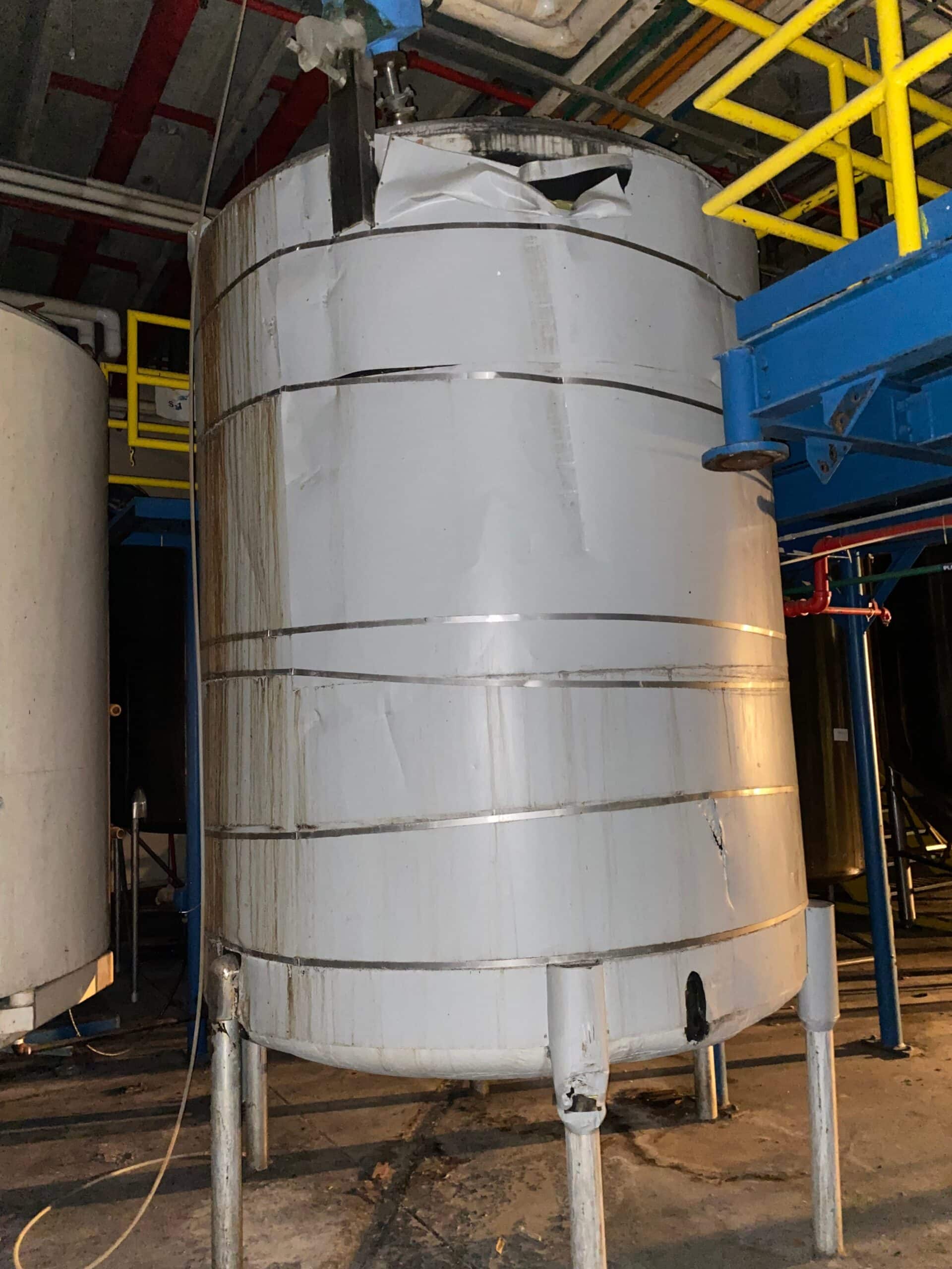 2500 Gallon Insulated Stainless Steel Tank w/Agitation, Measures 7'-6" diameter x 8'-6" straight side height - Image 3