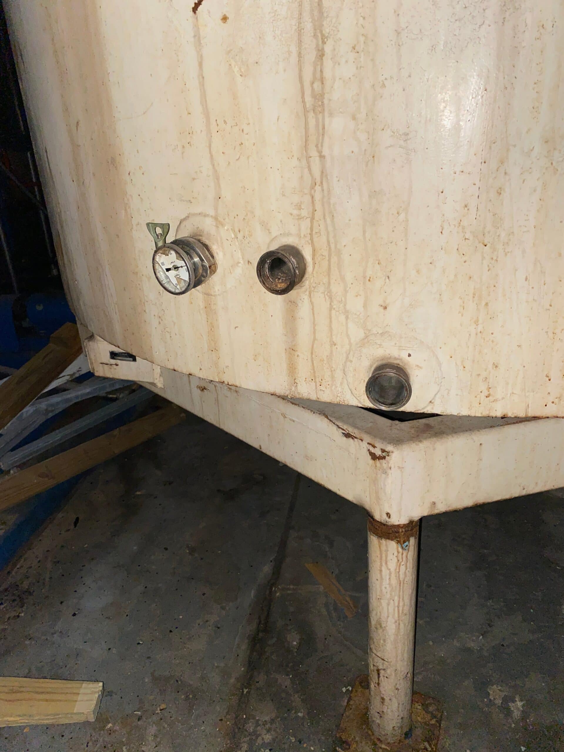2500 Gallon Insulated Stainless Steel Tank, Measures 7'-6" diameter x 8'- 6" straight side height. - Image 4
