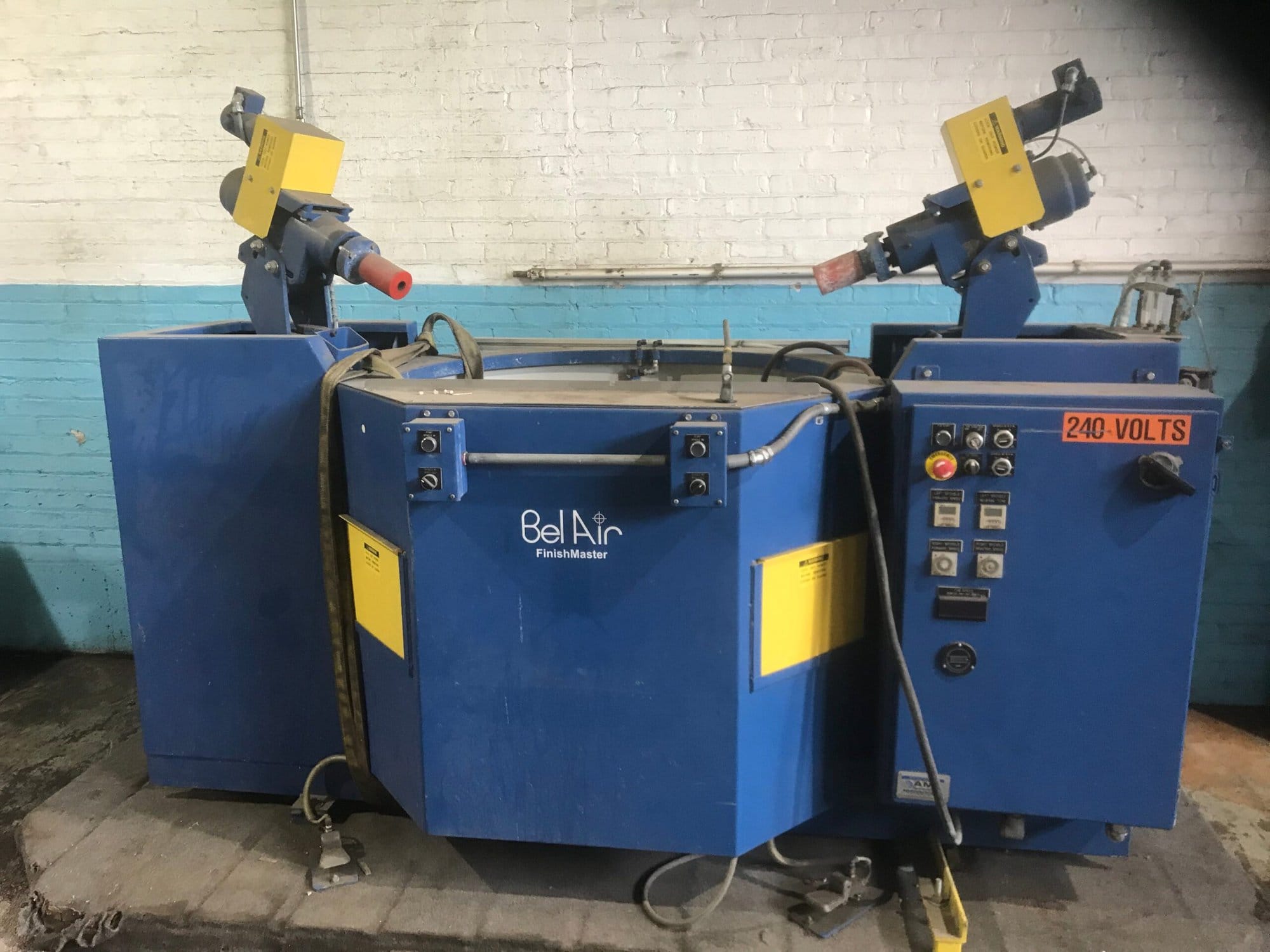 ALMCO 2SF-48 Finishing Machine, 2005 - Dual Spindle Deburring Station