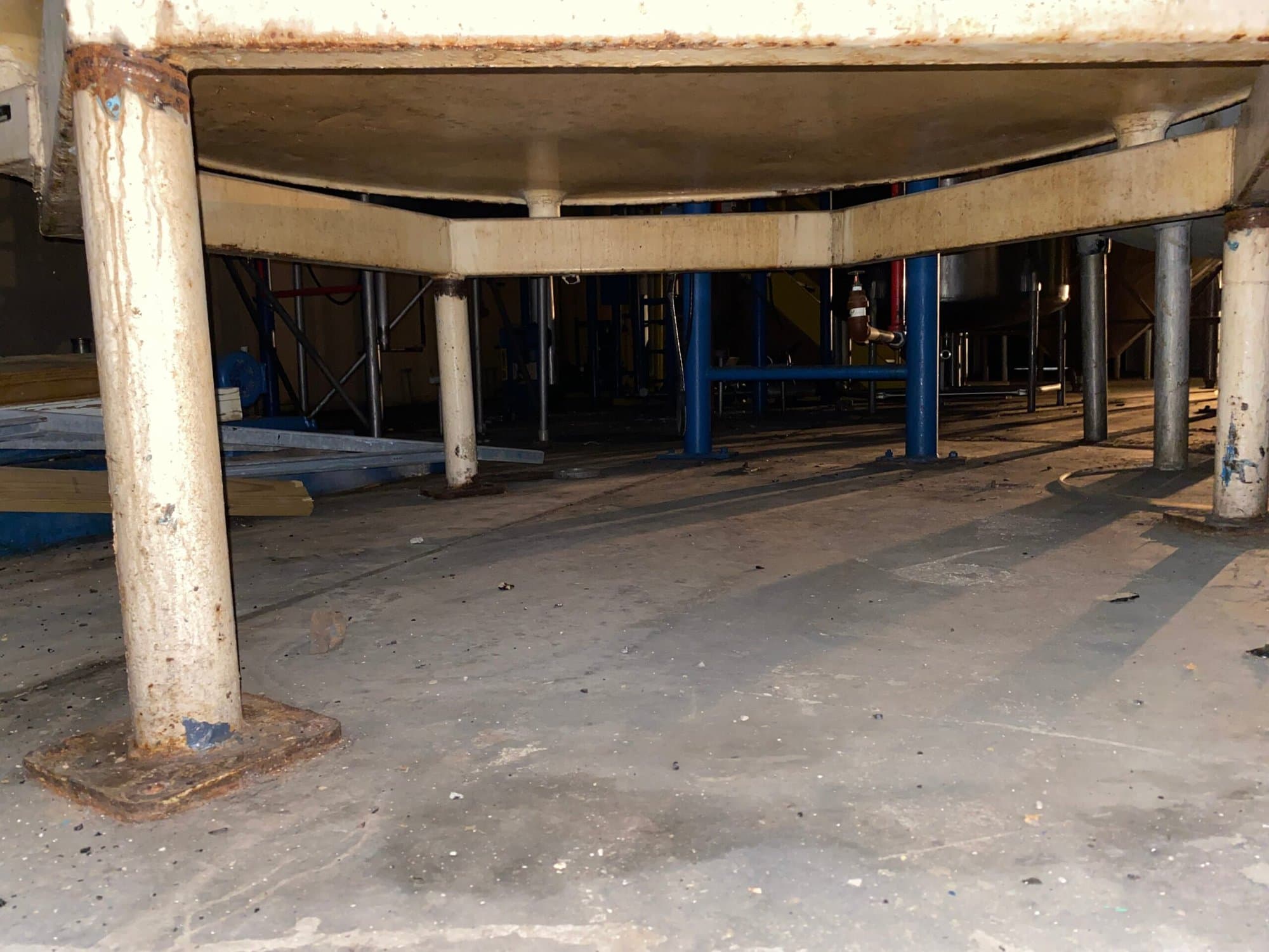 2500 Gallon Insulated Stainless Steel Tank, Measures 7'-6" diameter x 8'- 6" straight side height. - Image 5