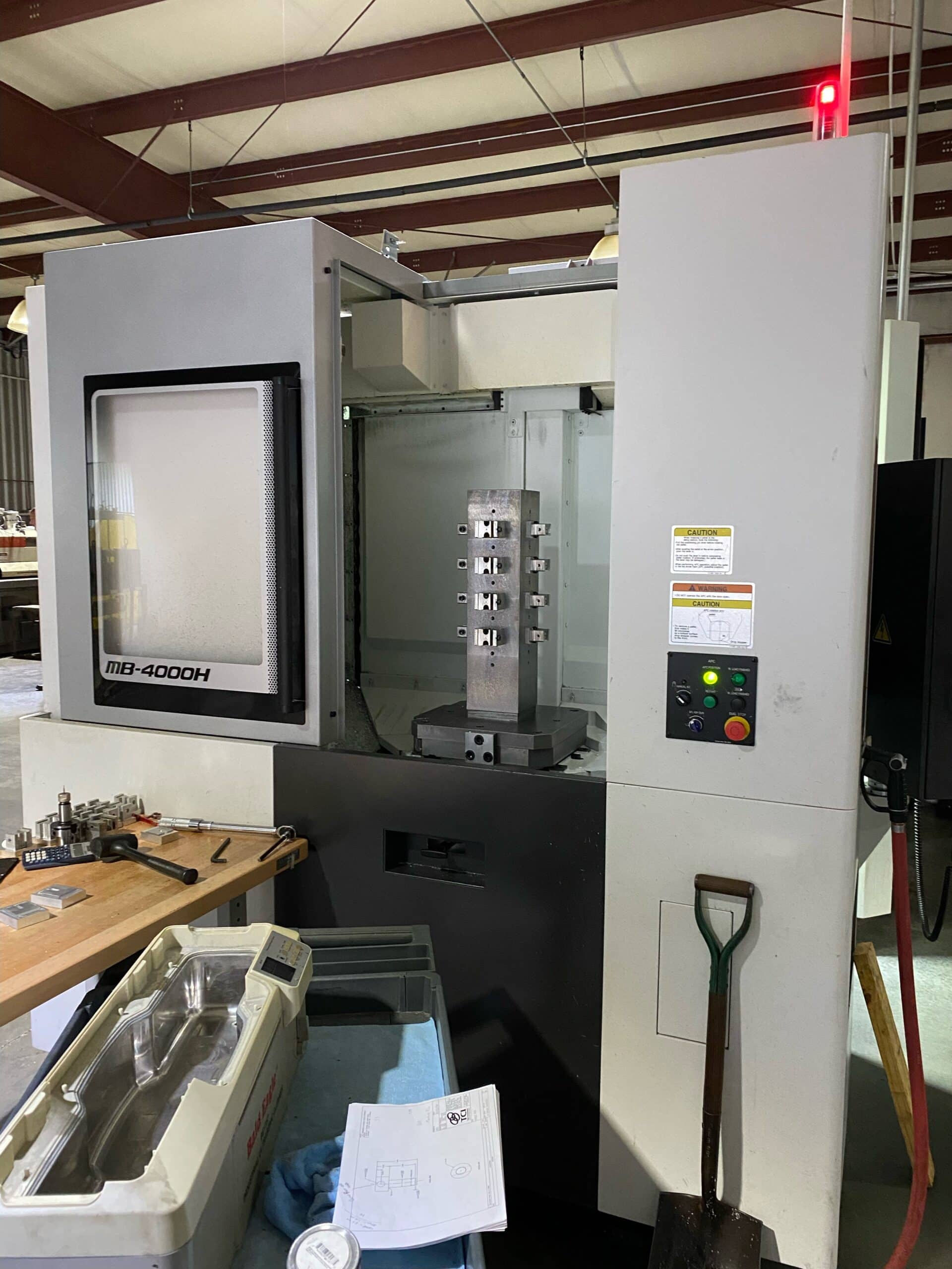 Okuma MB4000H 400mm HMC, 2019 - Low Hours, Probing, Tombstone & Tooling, Under Power