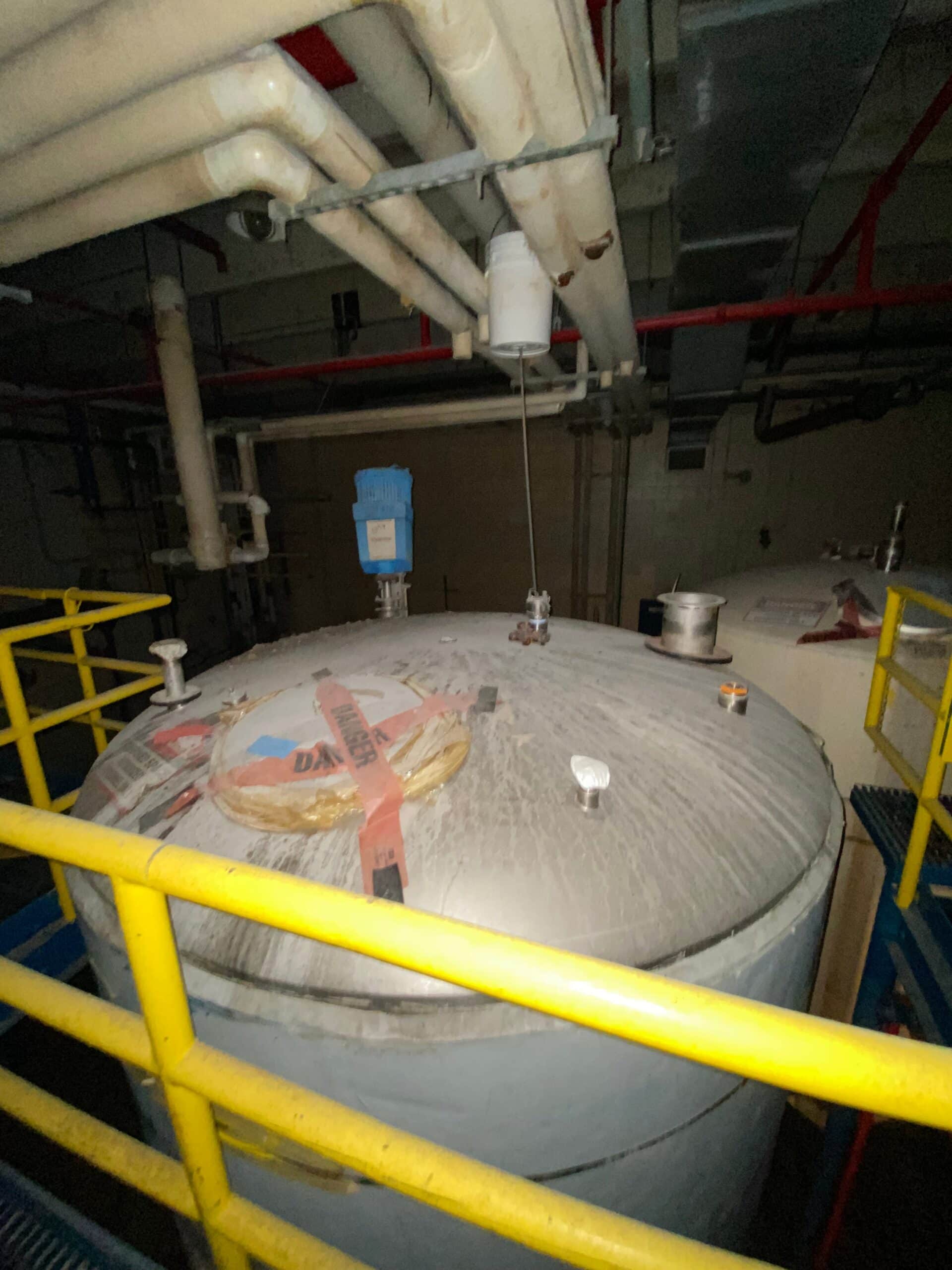 2500 Gallon Insulated Stainless Steel Tank w/Agitation, Measures 7'-6" diameter x 8'-6" straight side height - Image 6