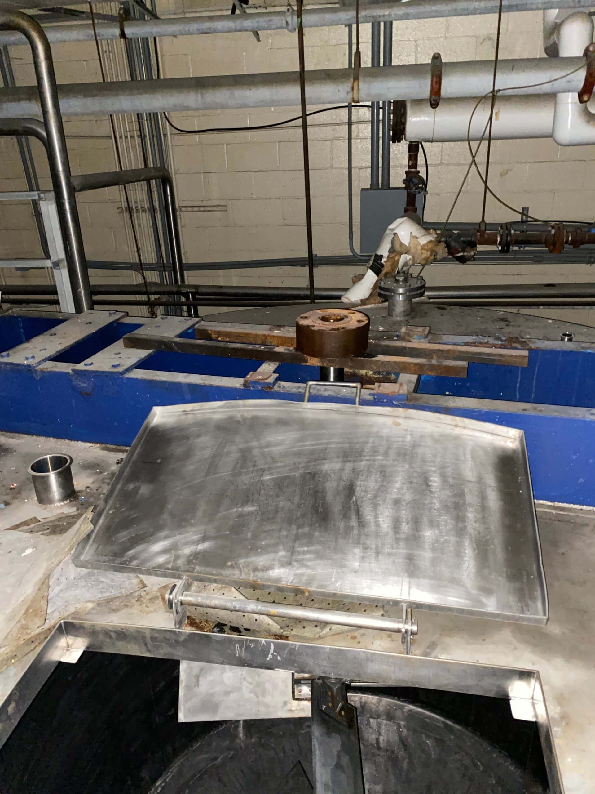 6500 Gallon Jacketed & Insulated Stainless Steel Tank, Measures 10'-4" diameter x 10'- 3" Straight side height - Image 3