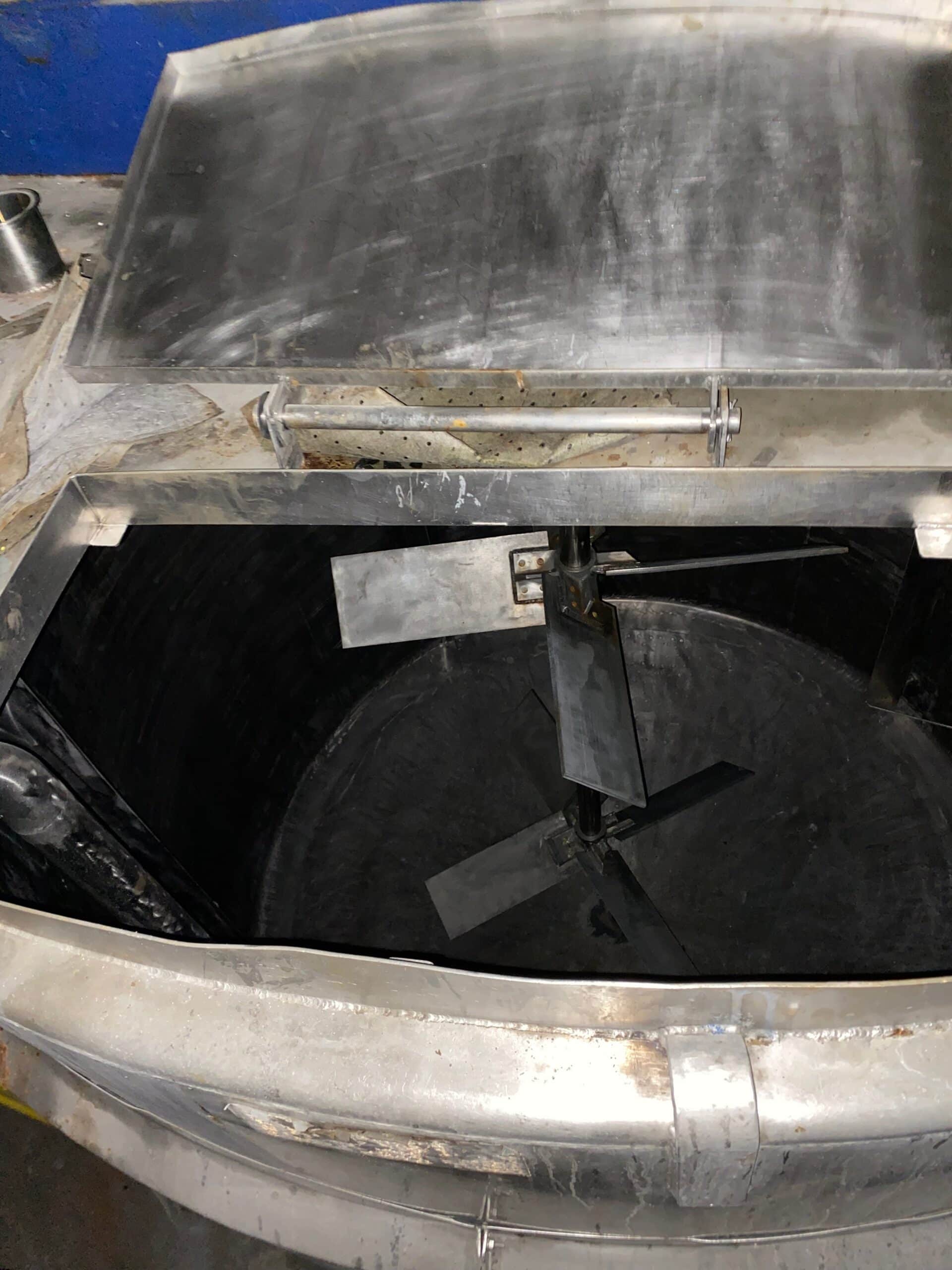 6500 Gallon Jacketed & Insulated Stainless Steel Tank, Measures 10'-4" diameter x 10'- 3" Straight side height - Image 4