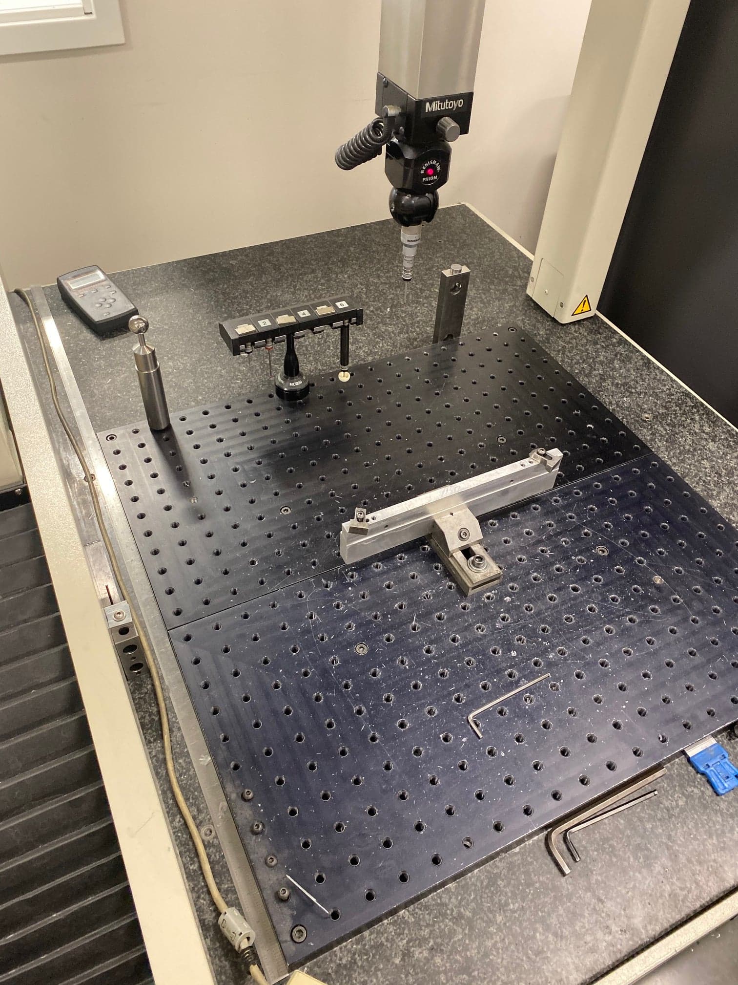 Mitutoyo BRT-A707 CMM, 2001- PH10 Renishaw Probe, Available Immediately - Image 4