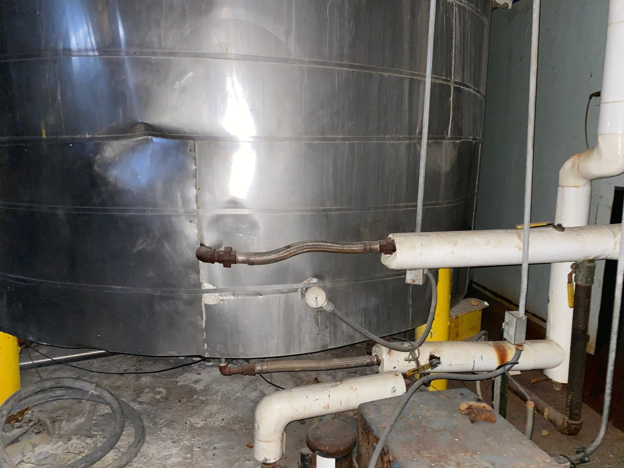 6500 Gallon Jacketed & Insulated Stainless Steel Tank, Measures 10'-4" diameter x 10'- 3" Straight side height - Image 9