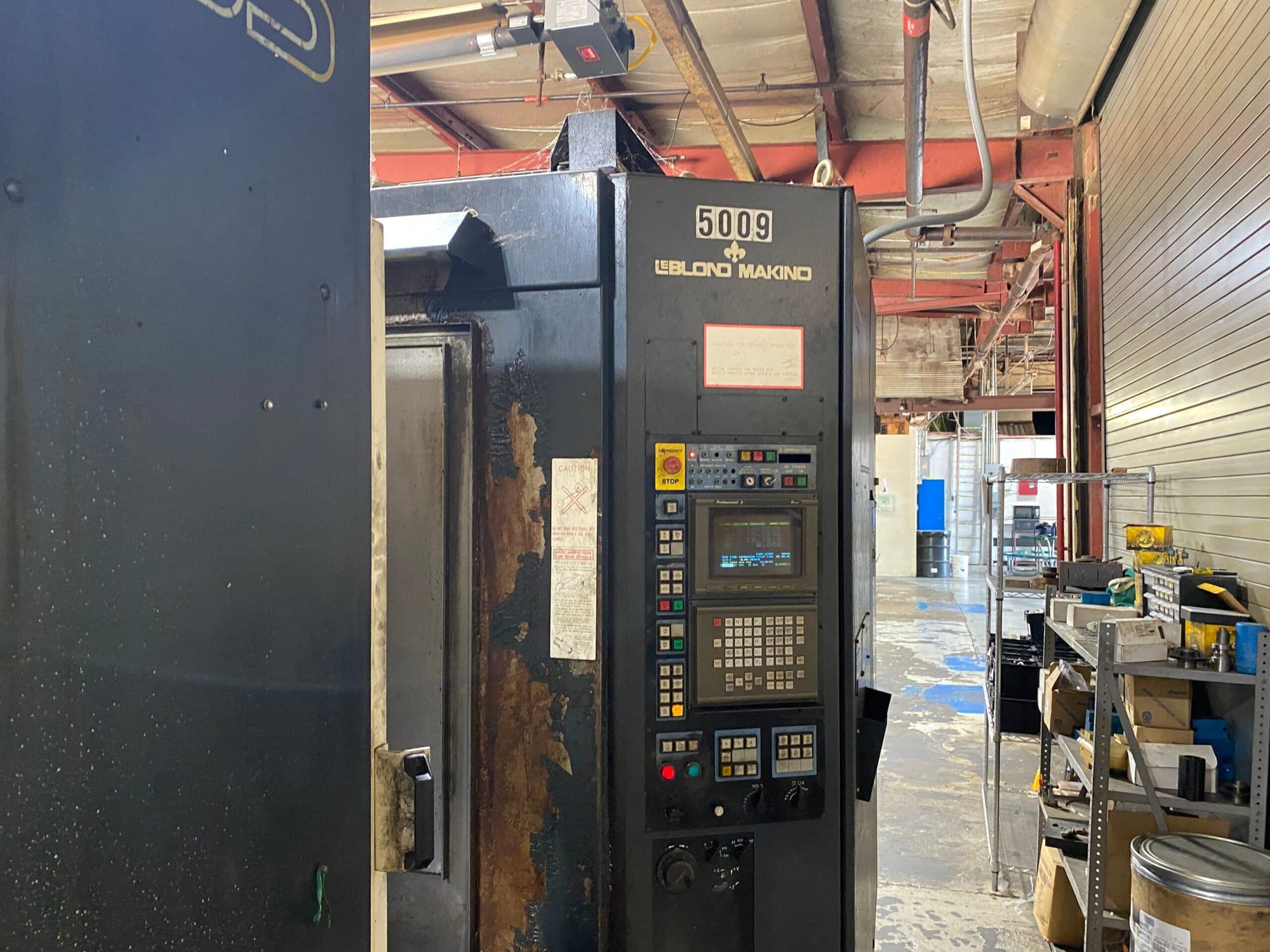Makino A55 HMC, 1994 - Chip Conveyor,12K RPM Spindle - Image 4
