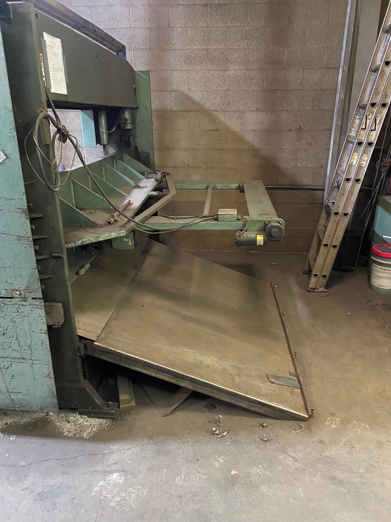 1/4" x 8' Betenbender Shear with Back Gauge - Image 2