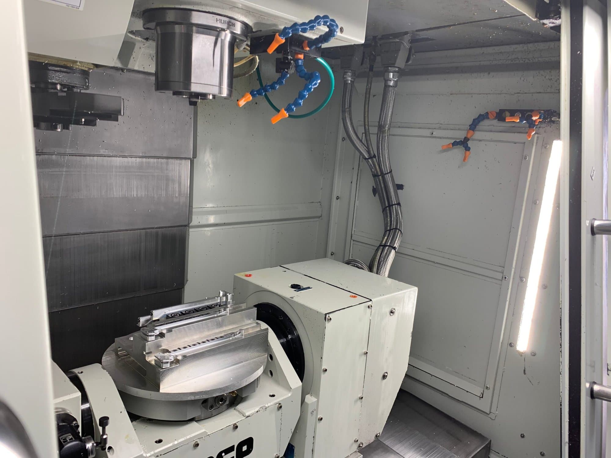 Hurco VM10U 5 Axis Machining Center, 2011 - Loaded with Options, TSC, Probe - Image 7