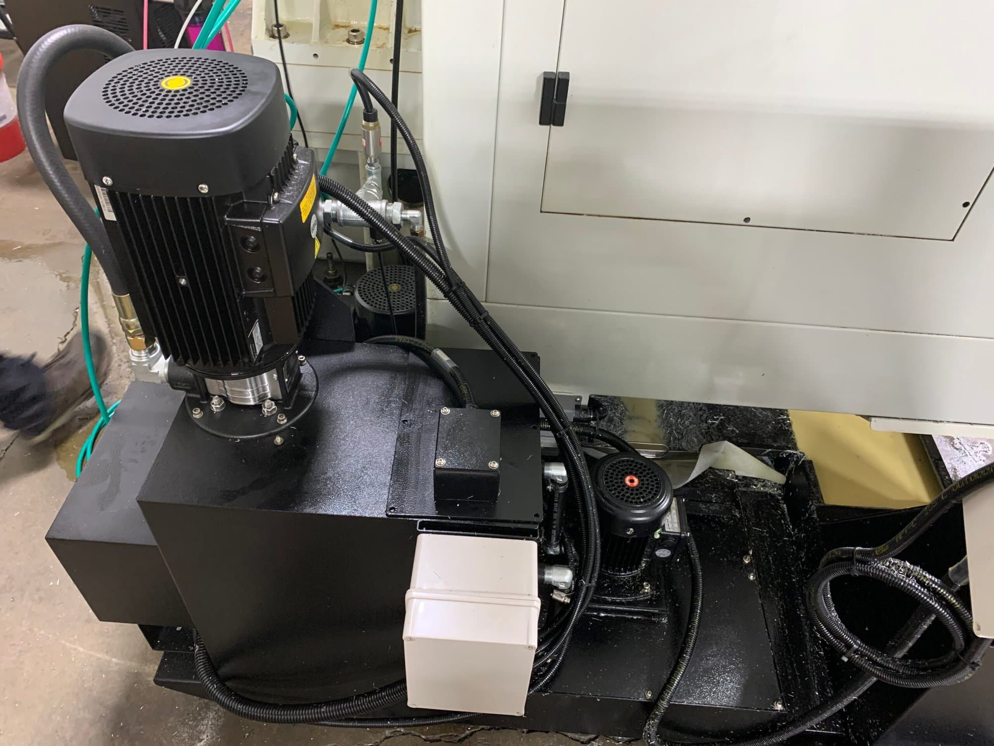 Hurco VM10U 5 Axis Machining Center, 2011 - Loaded with Options, TSC, Probe - Image 12