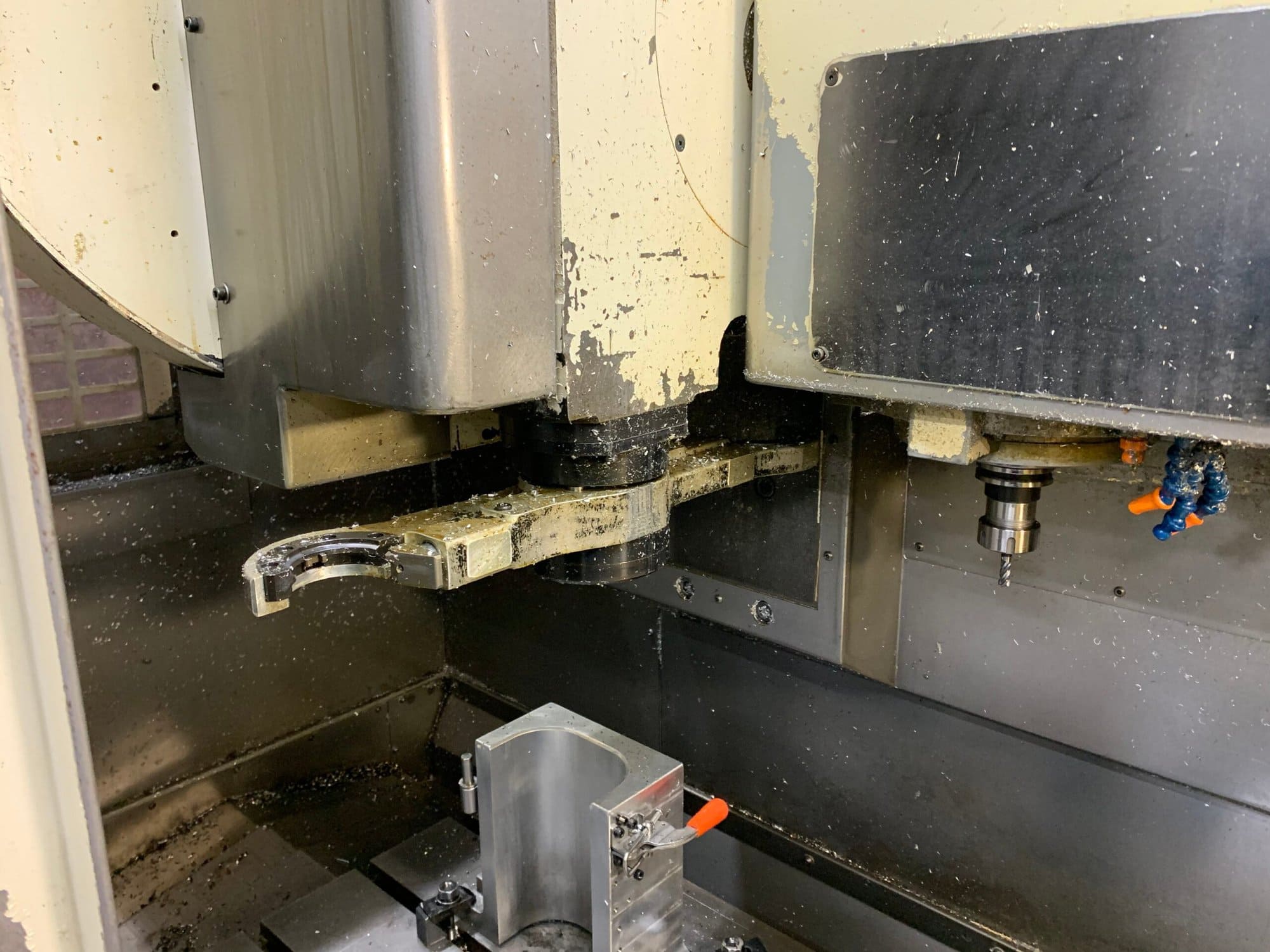 Okuma MX-45VAE Vertical Machining Center, 1999 - Chip Conveyor, OSP7000M Control (#1) - Image 7