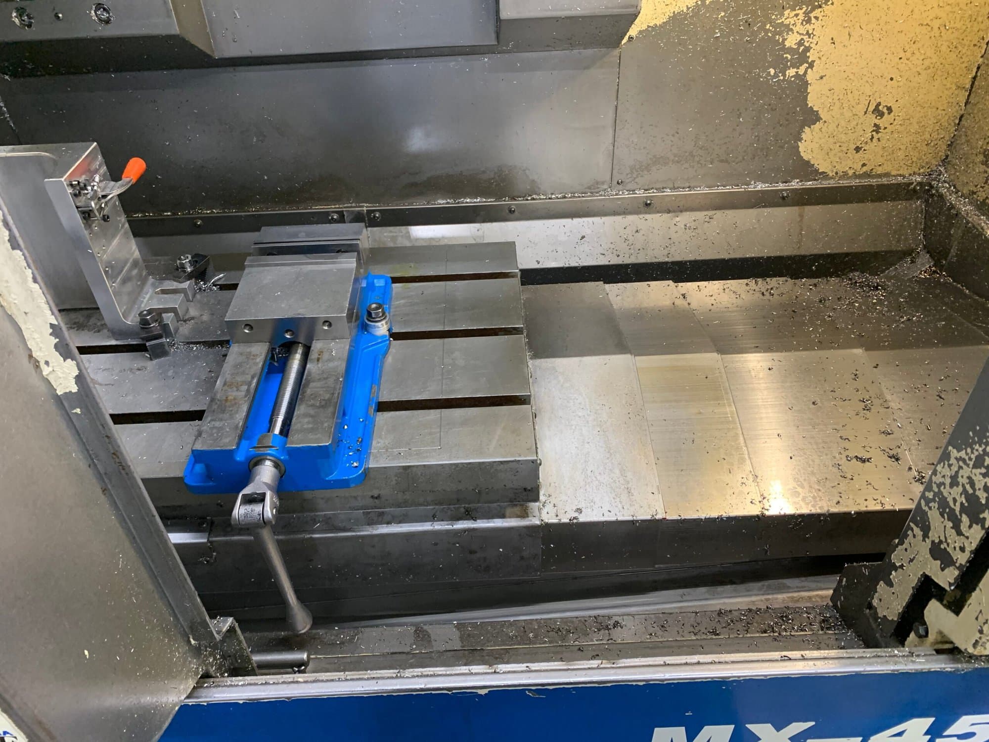 Okuma MX-45VAE Vertical Machining Center, 1998 - Chip Conveyor, OSP7000M Control - Image 4