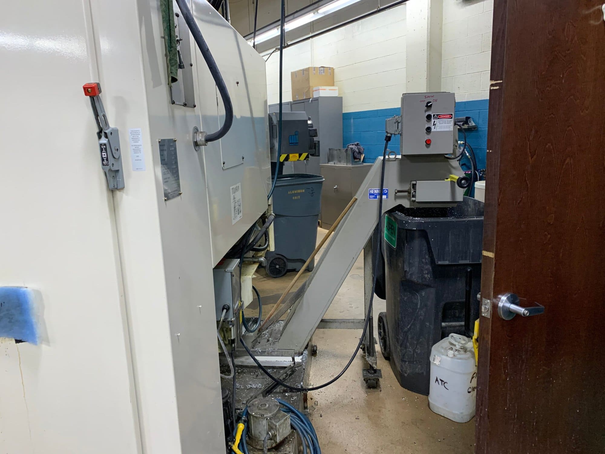 Okuma MX-45VAE Vertical Machining Center, 1998 - Chip Conveyor, OSP7000M Control - Image 8