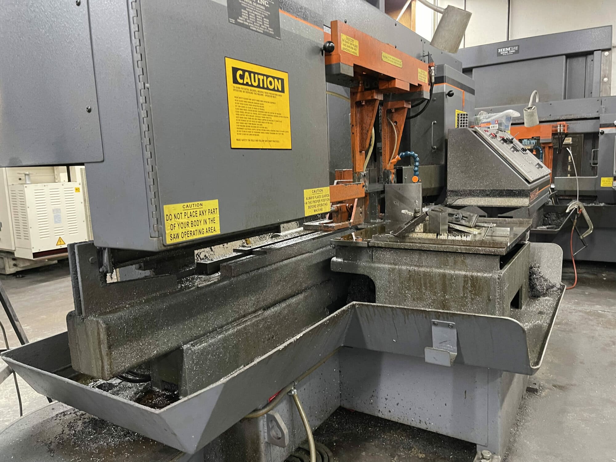 18" X 20" Hem H130HM-DC Horizontal Semi Auto Band Saw, 2010 - UnderPower - Image 9
