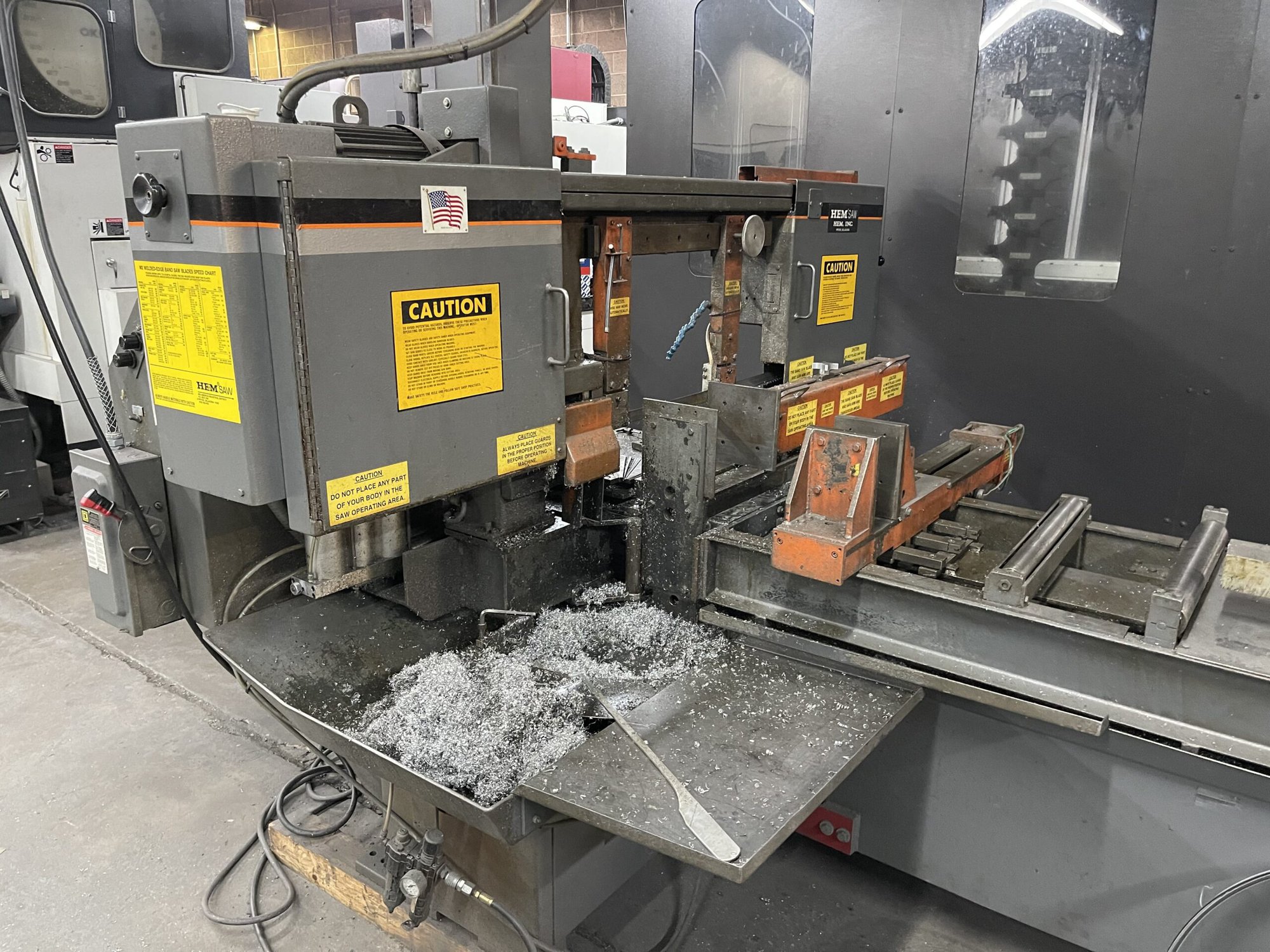14" X 20" Hem Twister Auto Horizontal Mitering Band Saw - Auto Infeed Table - Image 7