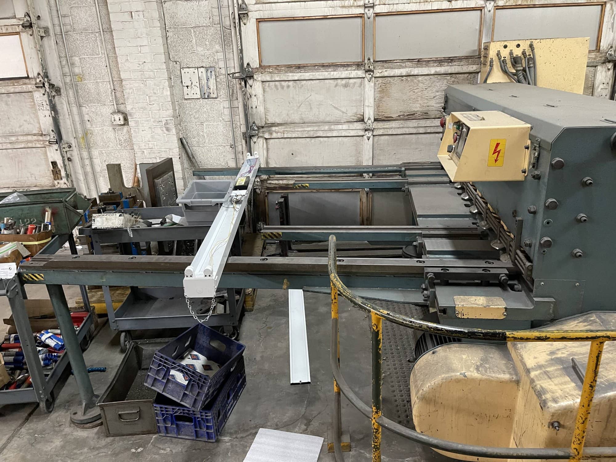 3/16" X 6' Amada M-2045 Shear, 1981 - 60 SPM, Powered Back Gauge - Image 5