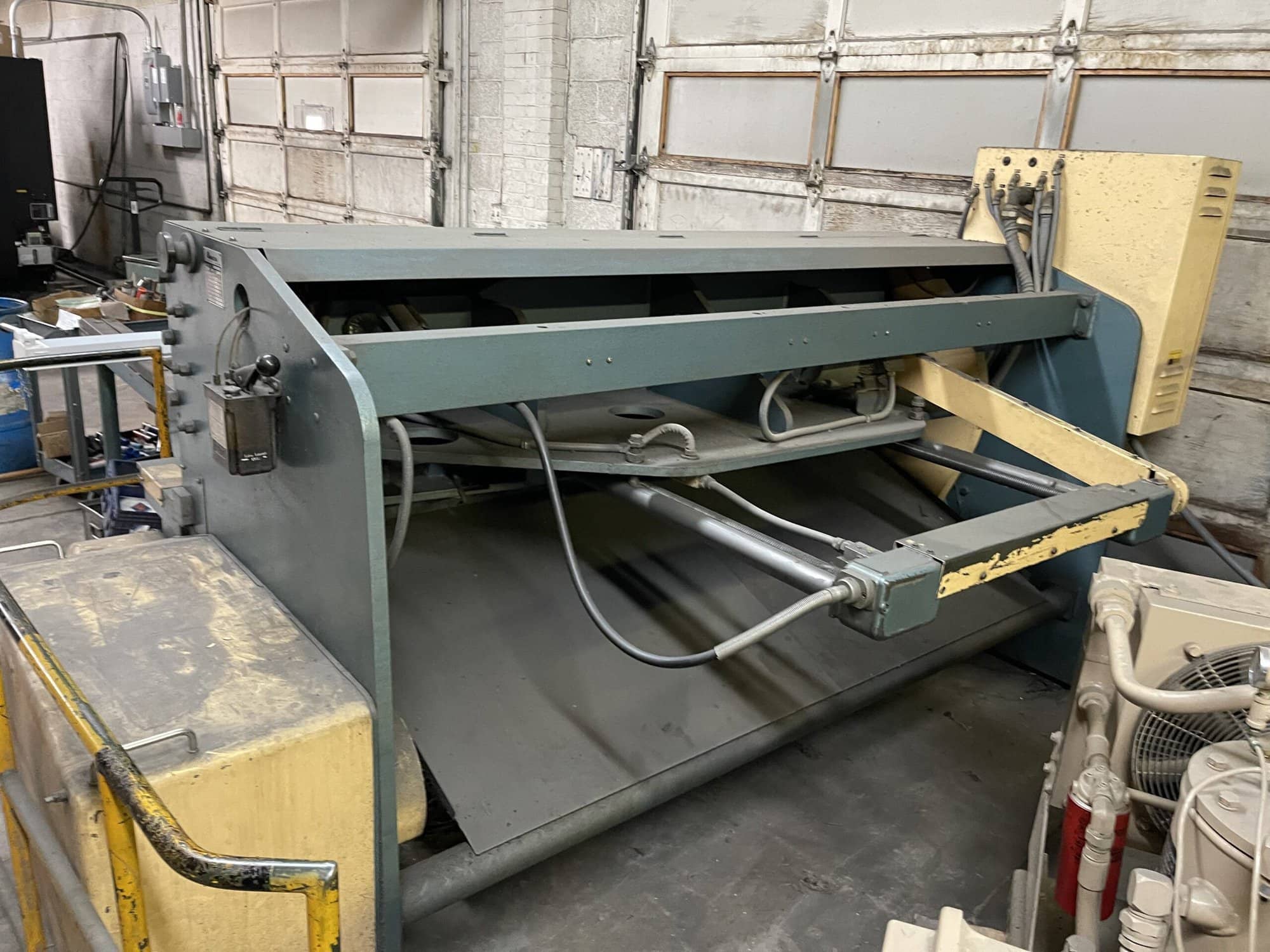 3/16" X 6' Amada M-2045 Shear, 1981 - 60 SPM, Powered Back Gauge - Image 7