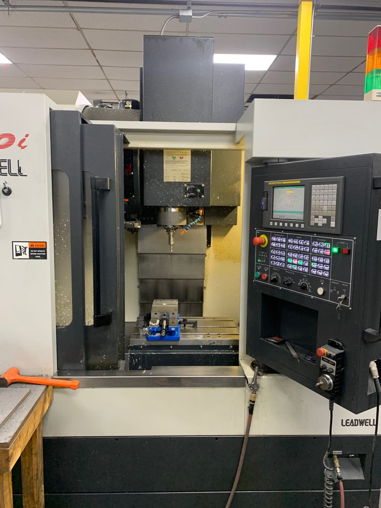 Leadwell v20I VMC, 2014 - Chip conveyor, Video Available, Low Hours - Image 6