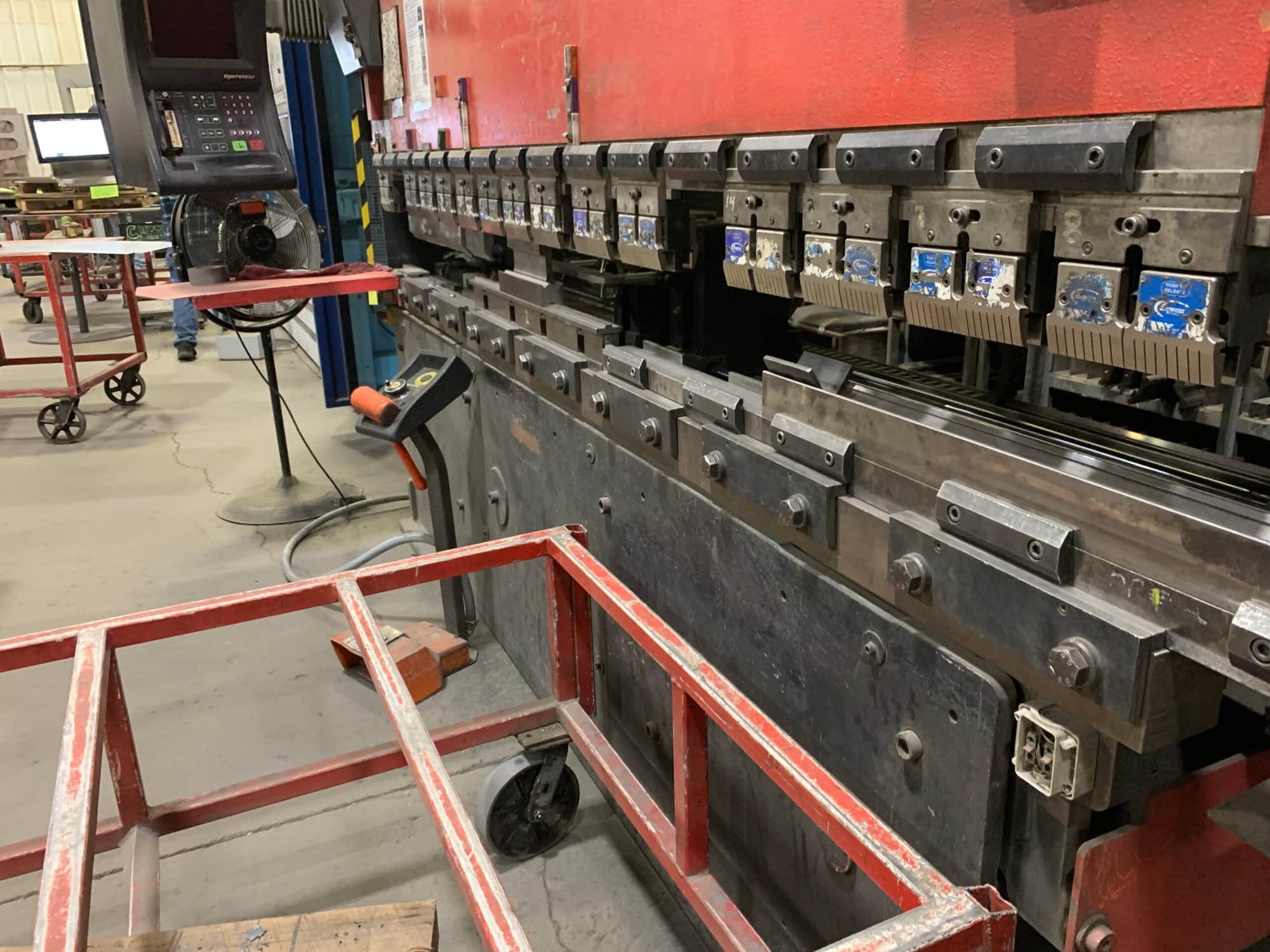 110 Ton X 10’ Amada HFB100-30 CNC Press Brake, 1998- 5-Axis Backgauge - Image 5