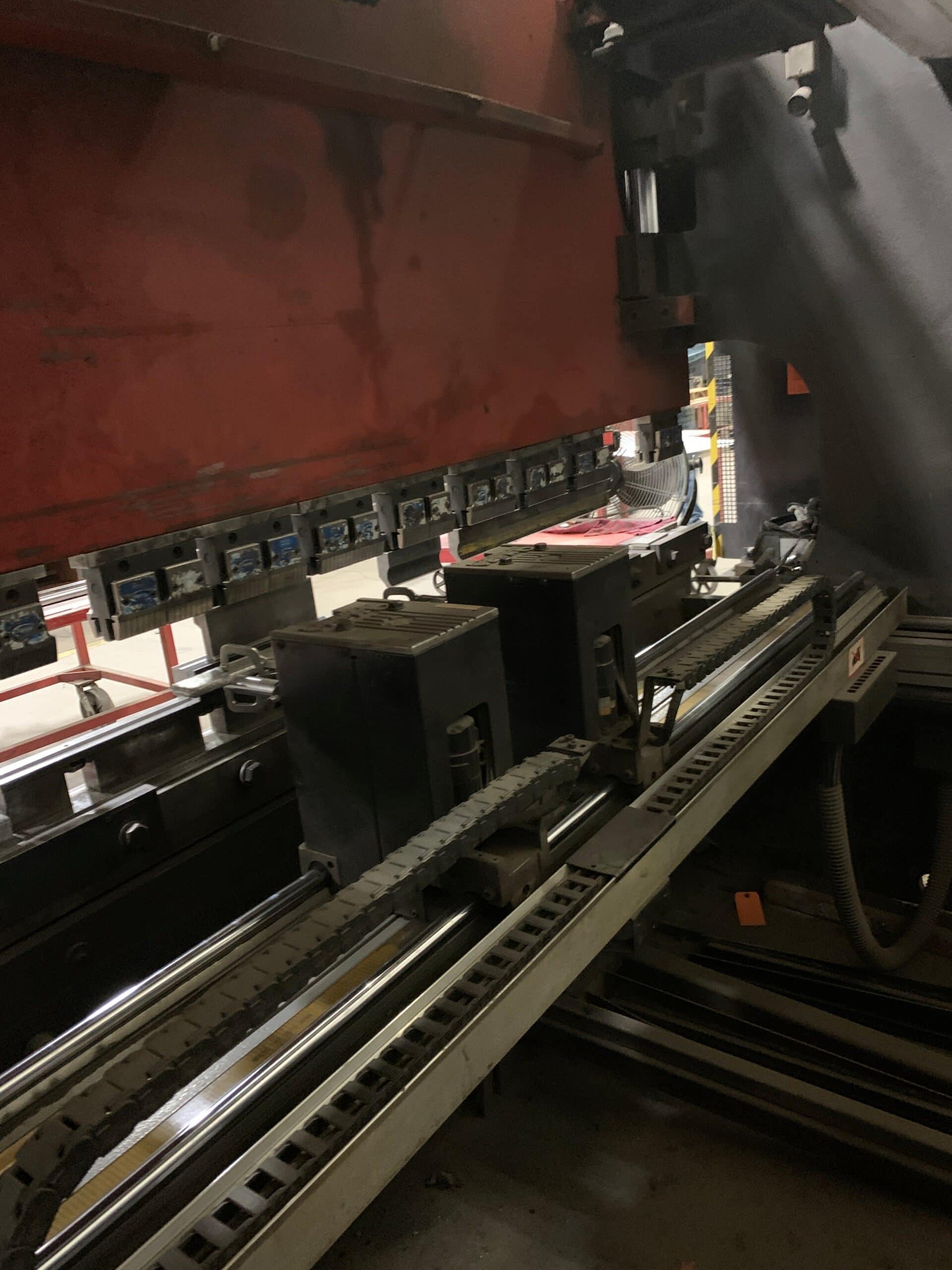 110 Ton X 10’ Amada HFB100-30 CNC Press Brake, 1998- 5-Axis Backgauge - Image 9