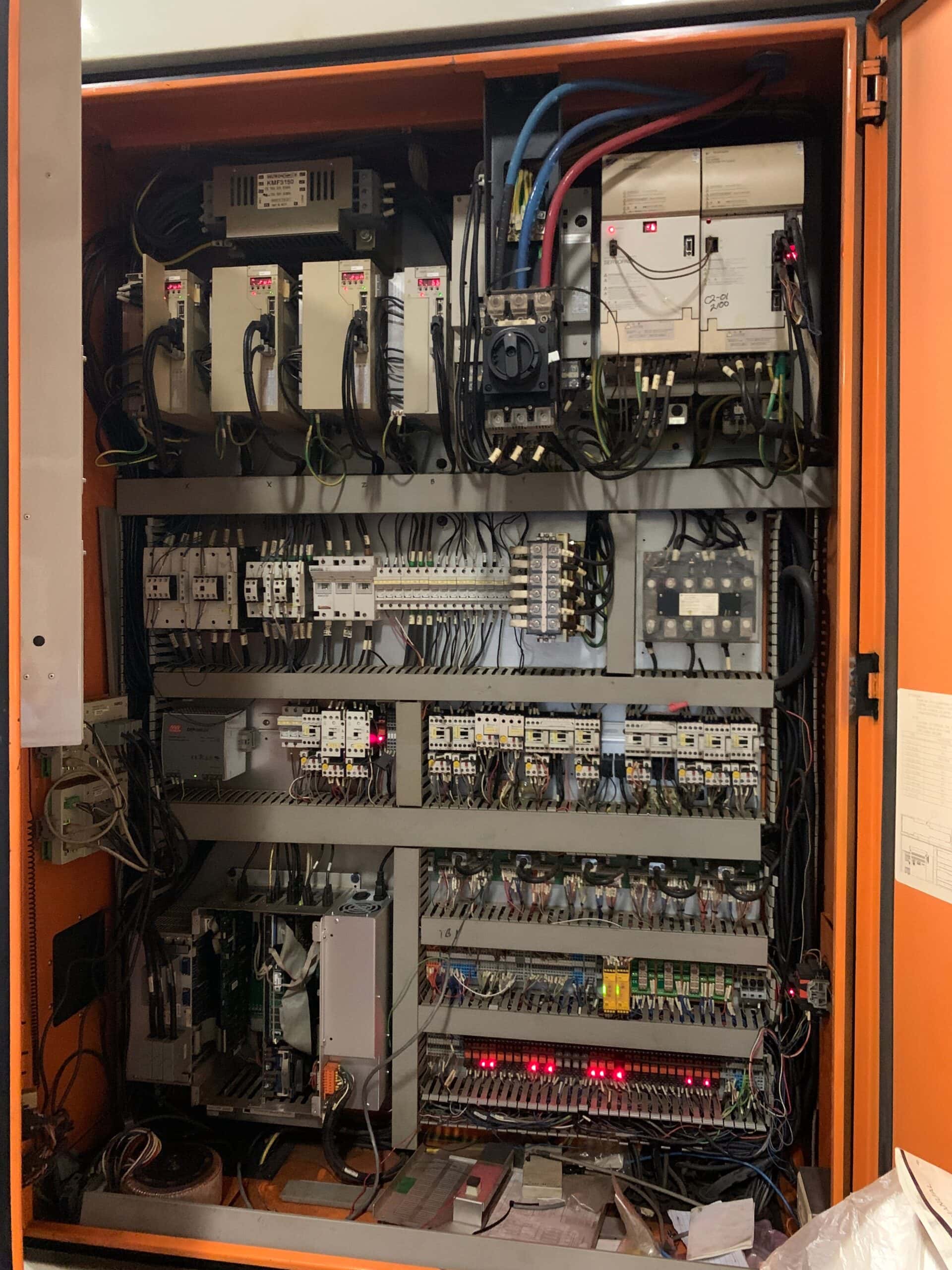 Hurco HMX 630 630mm HMC 2011 - Lots of Options Installed - Image 8