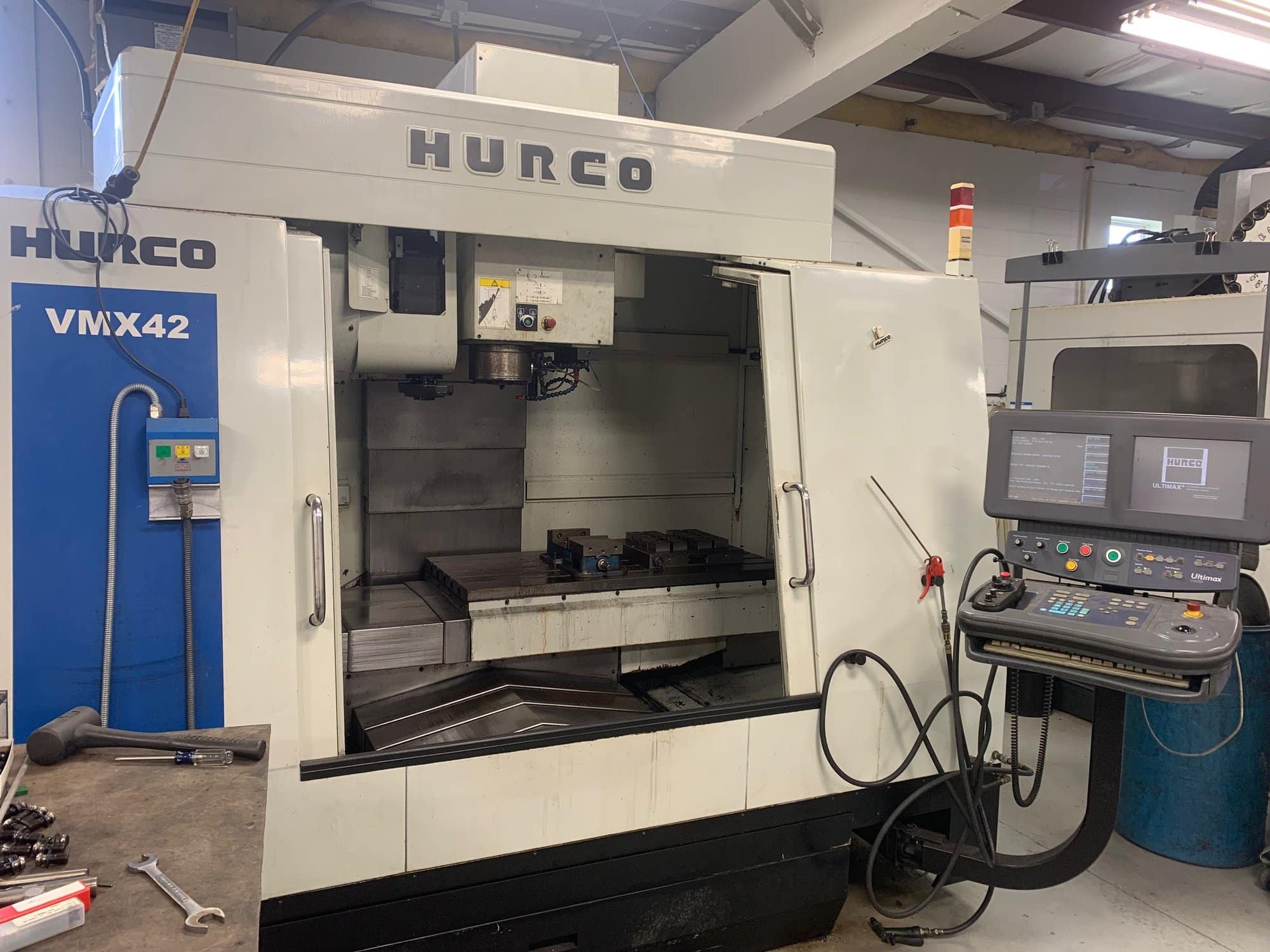 Hurco VMX42 VMC, 2007 - Chip Conveyor - Image 3