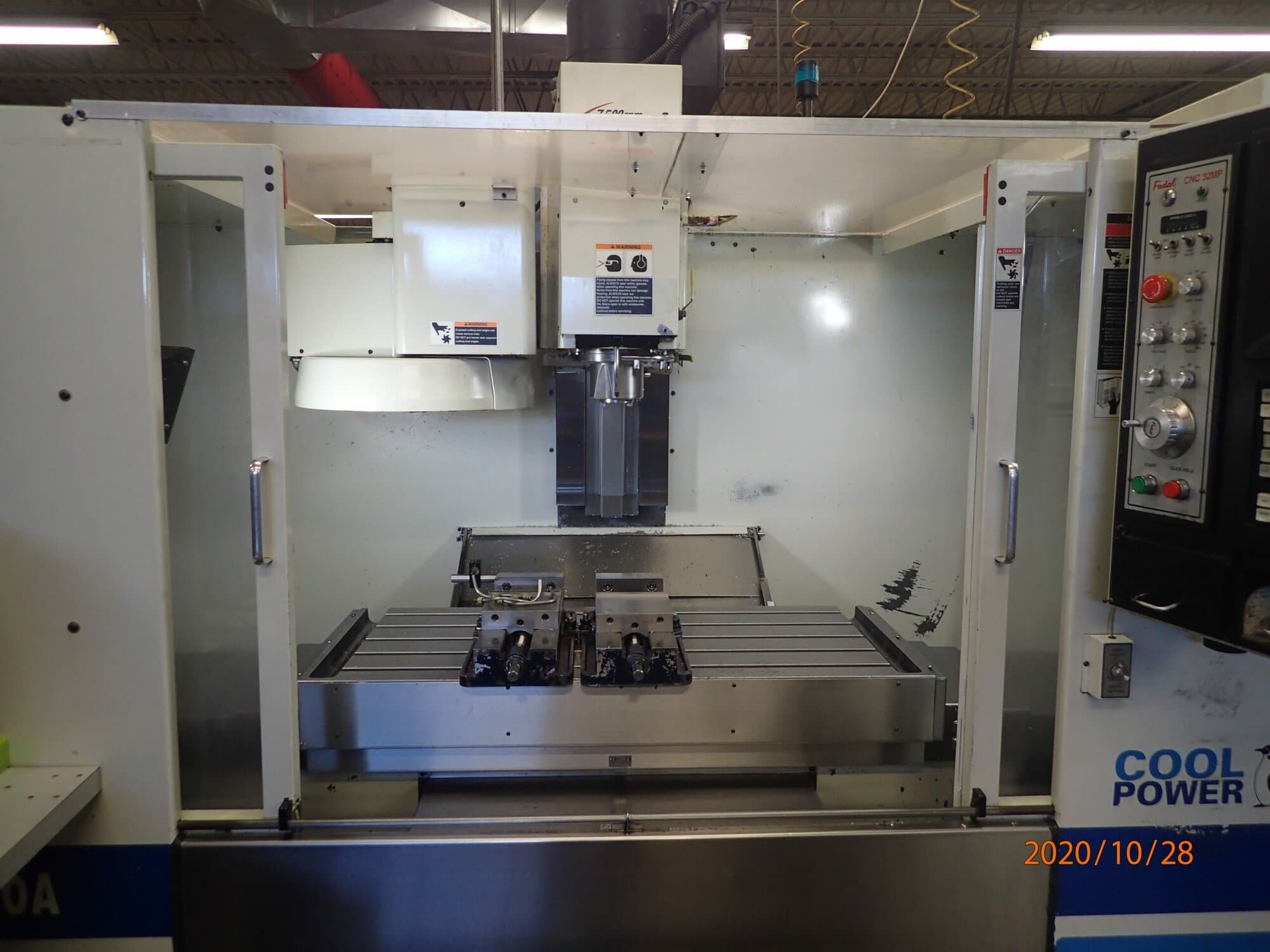Fadal VMC 4020 AHT 1999 - Vises Included, Under Power - Image 2