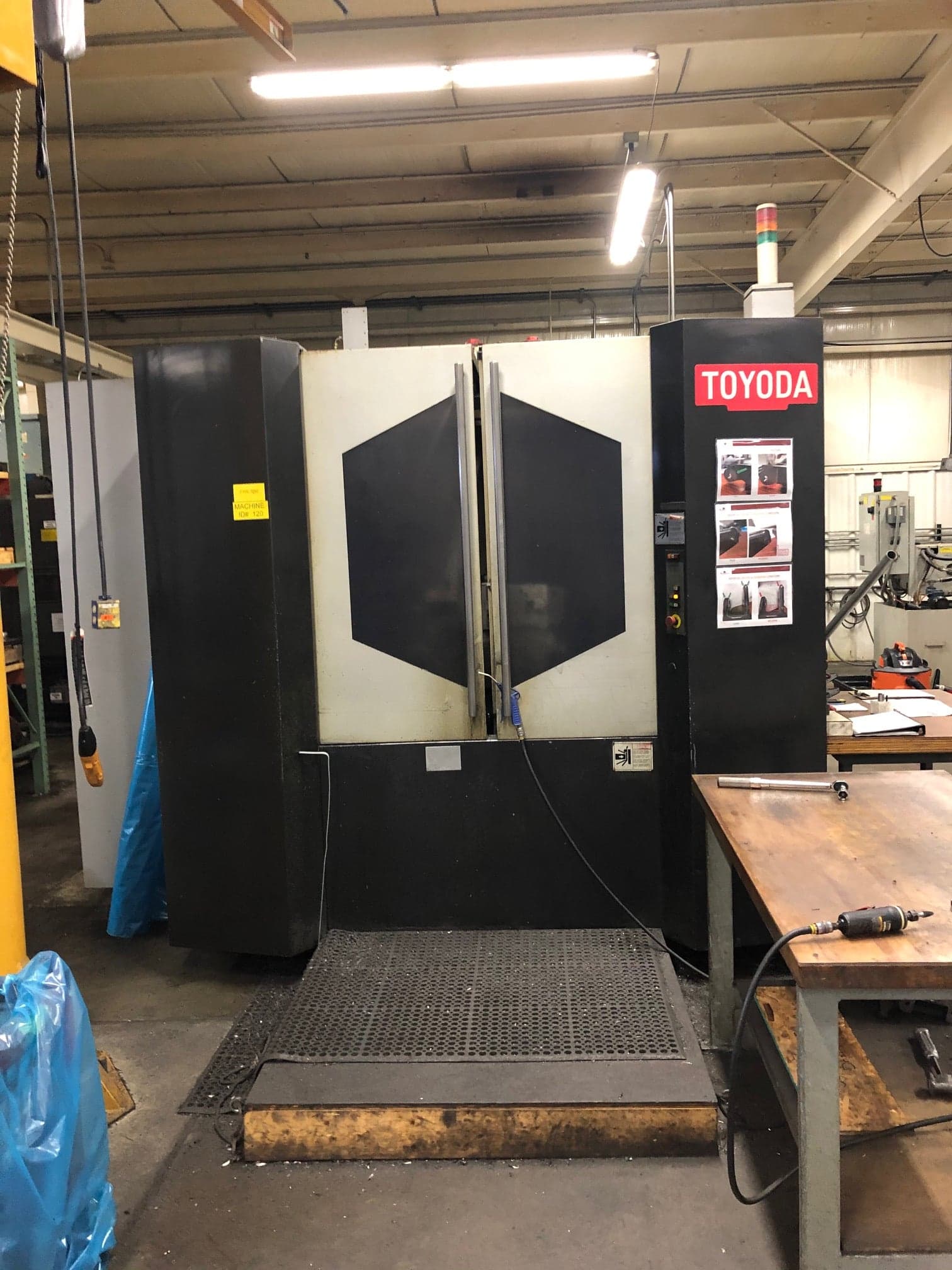 Toyoda FH630 R 630mm Horizontal Machining Center, 2004 - Fanuc Control