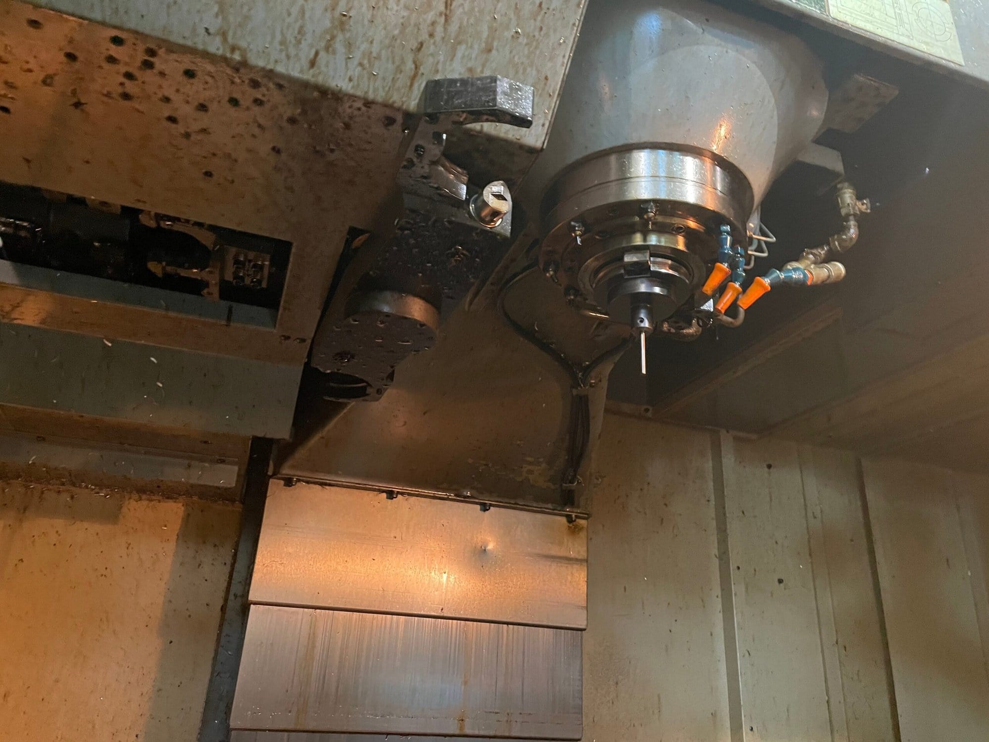 OKK VM-7 VMC, 2003 - Video, Under Power, Tooling Available, 10k RPM - Image 5