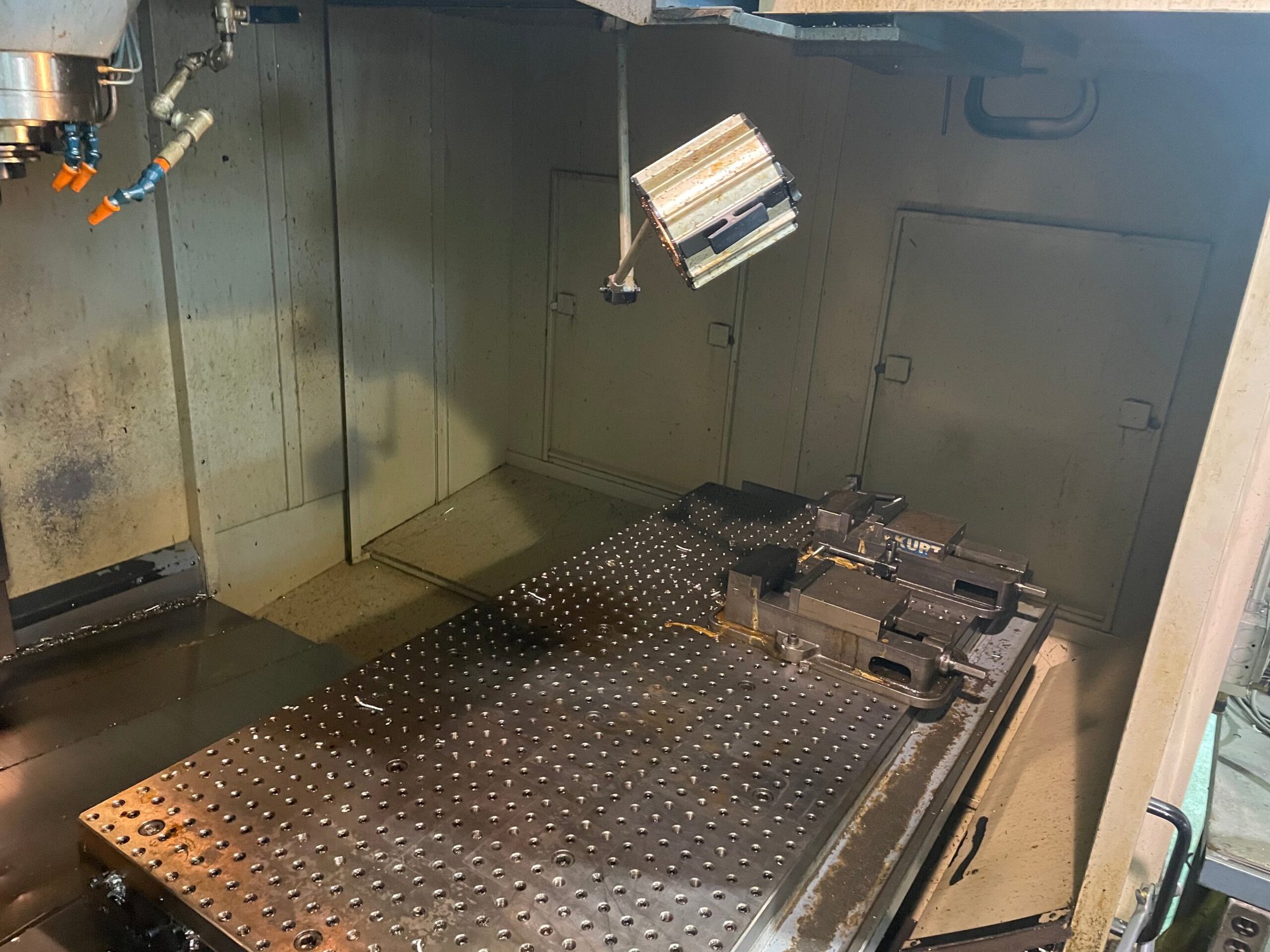 OKK VM-7 VMC, 2003 - Video, Under Power, Tooling Available, 10k RPM - Image 7