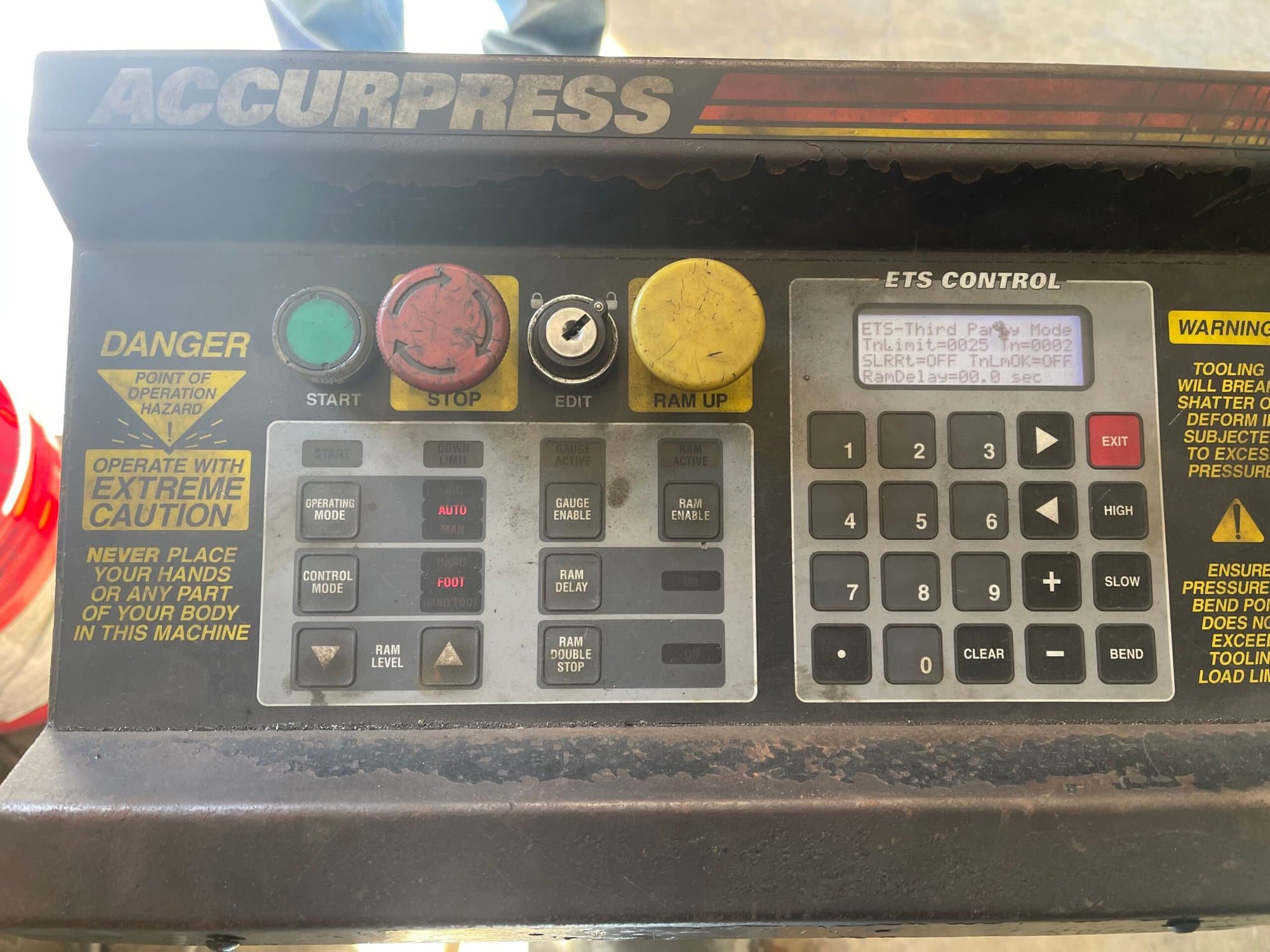 175 Ton x 12' Accurpress 717512 Press Brake, 1997 - Backgauge, ETS 2000 Control - Image 3