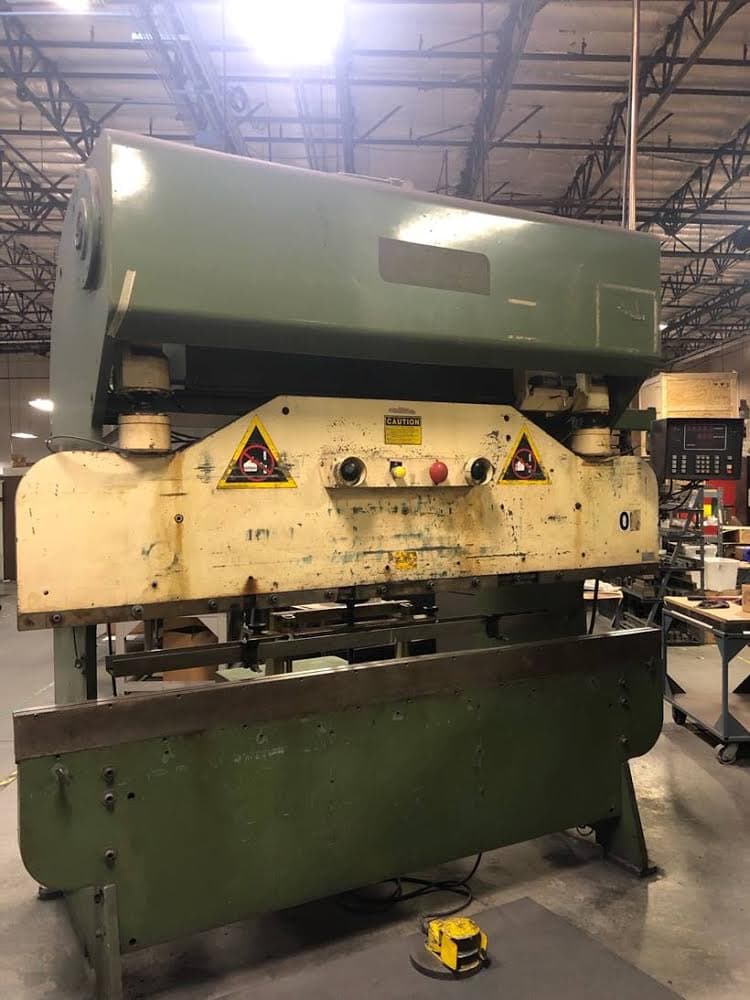 55 Ton x 8' Di-Acro Hydra Power Press Brake, 1983