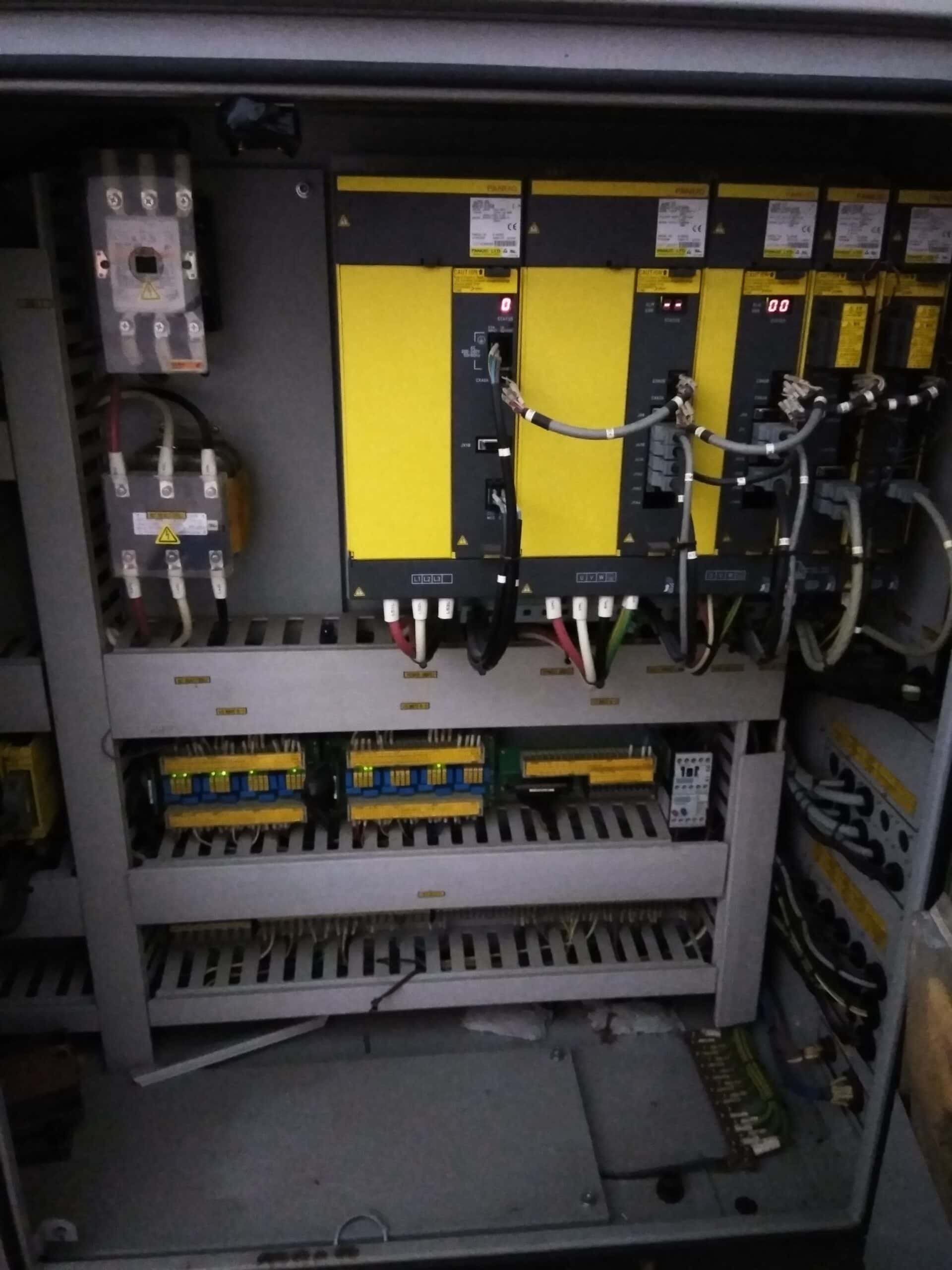 Hyundai Kia SKT-200-TTSY CNC Turning Center, 2007 - Barfeed Interface, Parts Catch, Under Power - Image 9