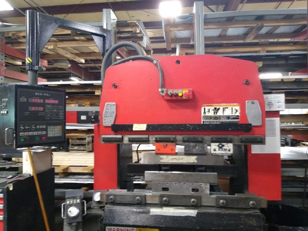 35 Ton X 4' Amada RG-35S CNC Press Brake, 1998 - NC9EX-II Control, (2) Finger Assemblies, Full Set of Punch Holders - Image 3