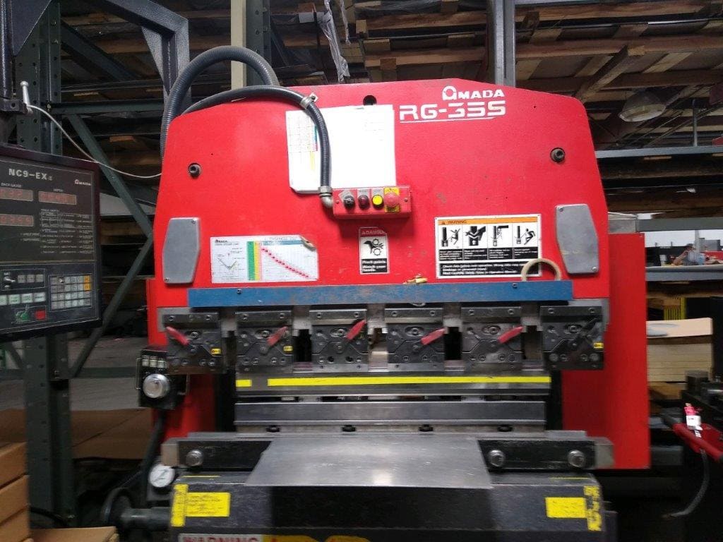35 Ton X 4' Amada RG-35S CNC Press Brake, 1998 - NC9EX-II Control, (2) Finger Assemblies, Full Set of Punch Holders - Image 4