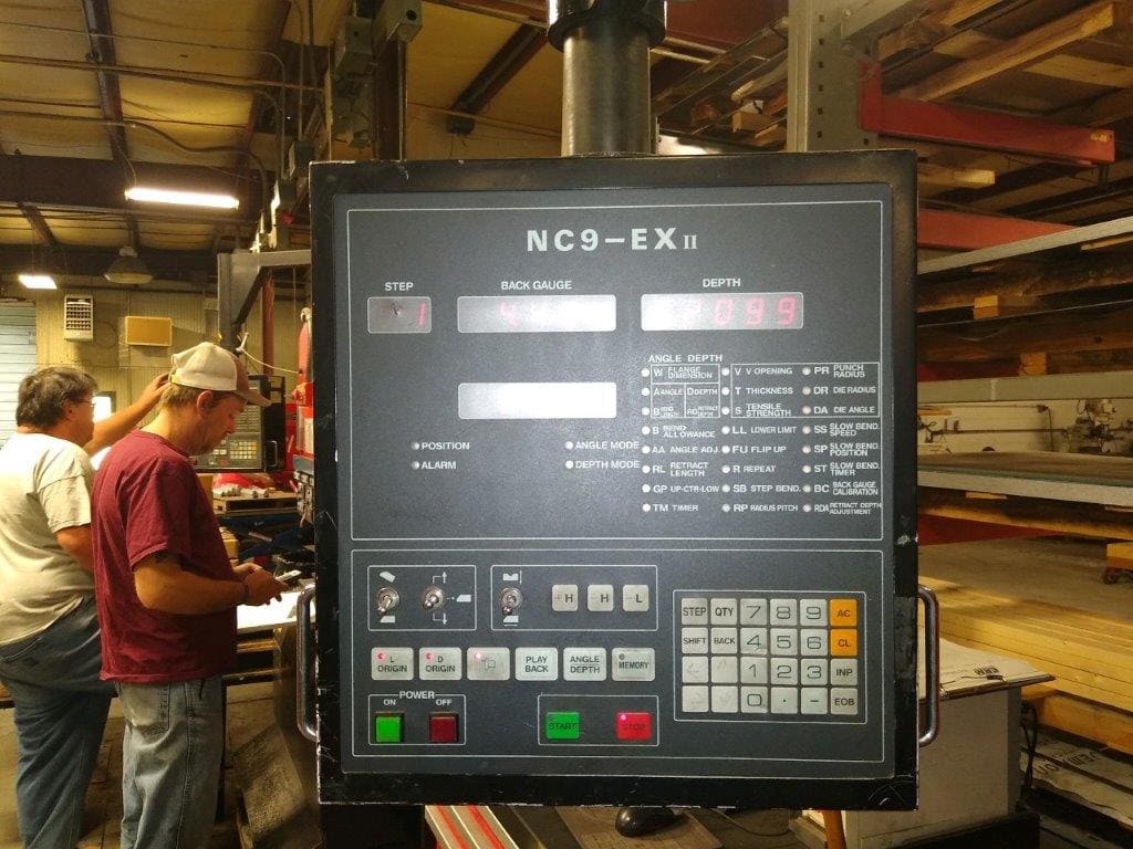 35 Ton X 4' Amada RG-35S CNC Press Brake, 1998 - NC9EX-II Control, (2) Finger Assemblies, Full Set of Punch Holders - Image 5