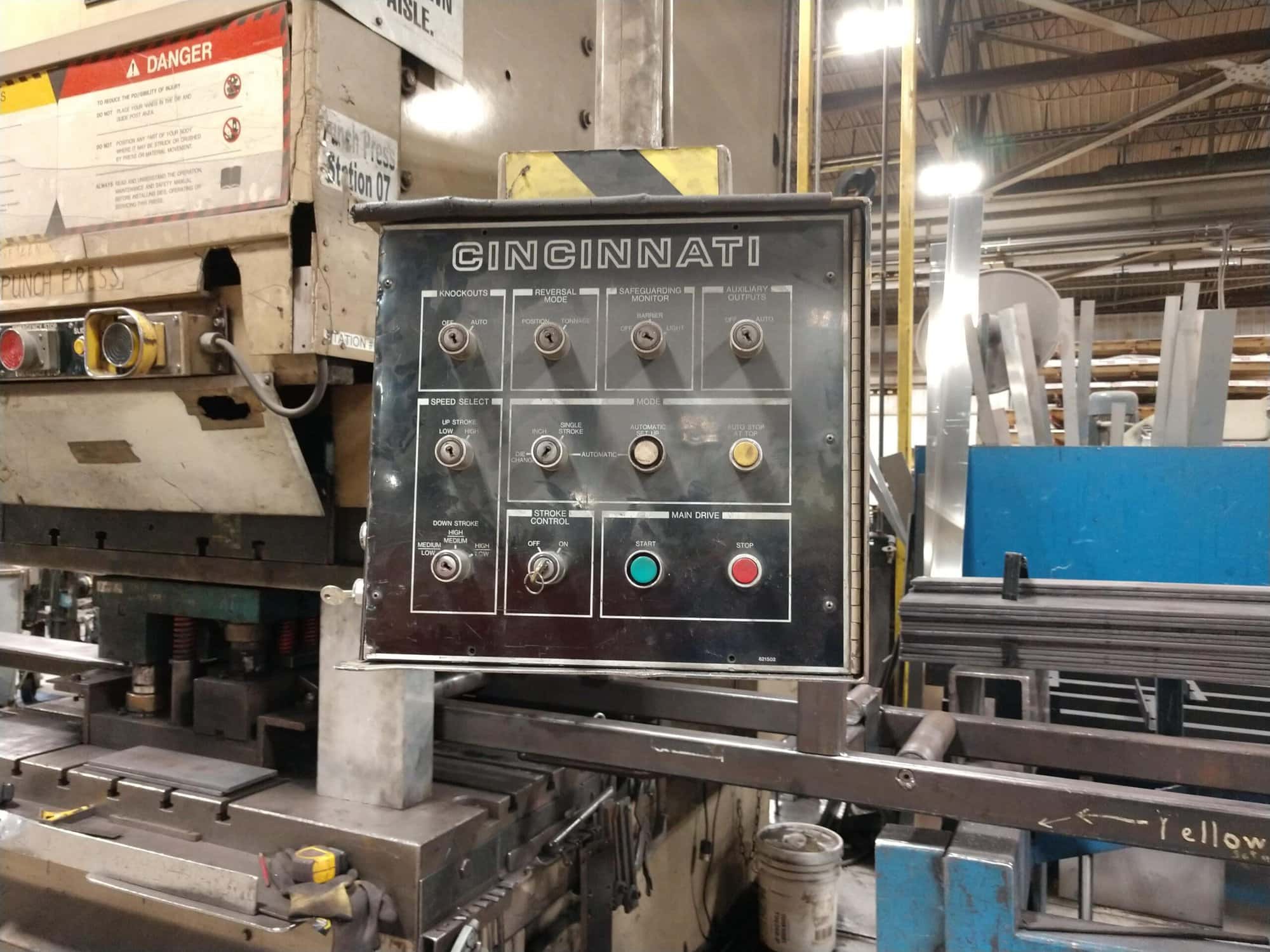 250 Ton Cincinnati OBS Hydraulic Punch Press, 1997 - Image 8