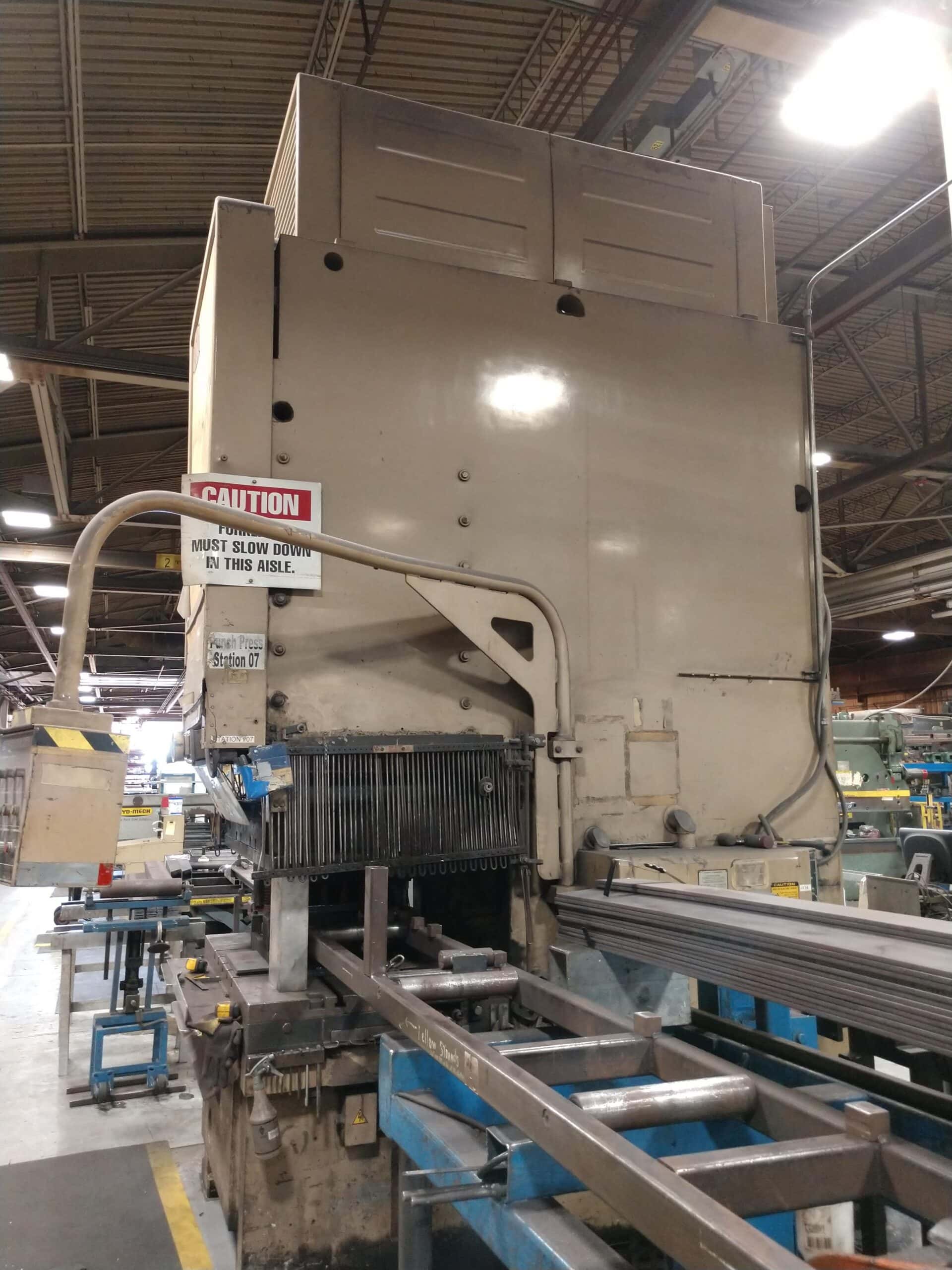 250 Ton Cincinnati OBS Hydraulic Punch Press, 1997 - Image 6