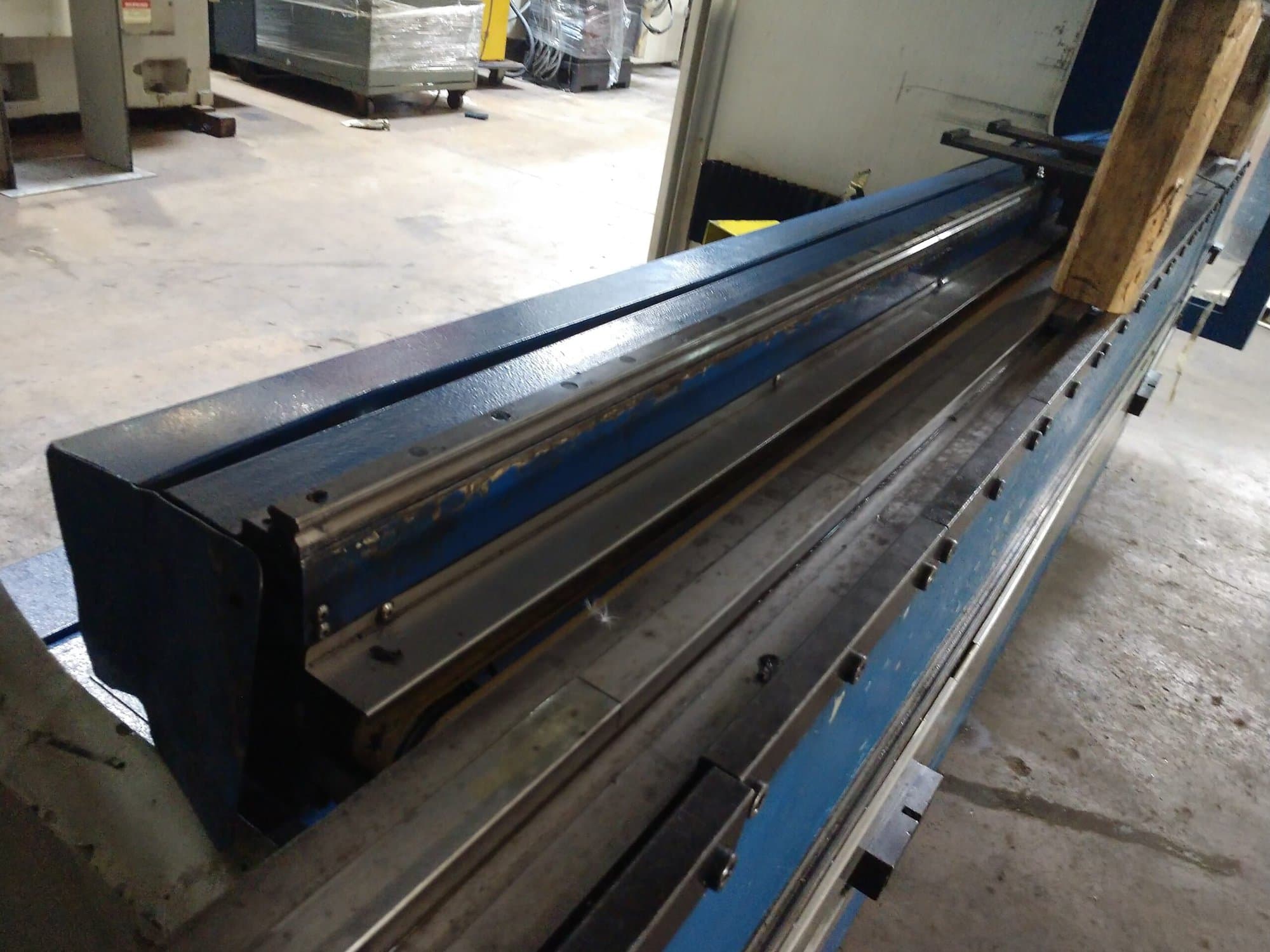 132 Ton x 10' Trumpf 3120 Trubend CNC Press Brake, 2007 - Crowning, 4 Axis, w/Tooling - Image 4