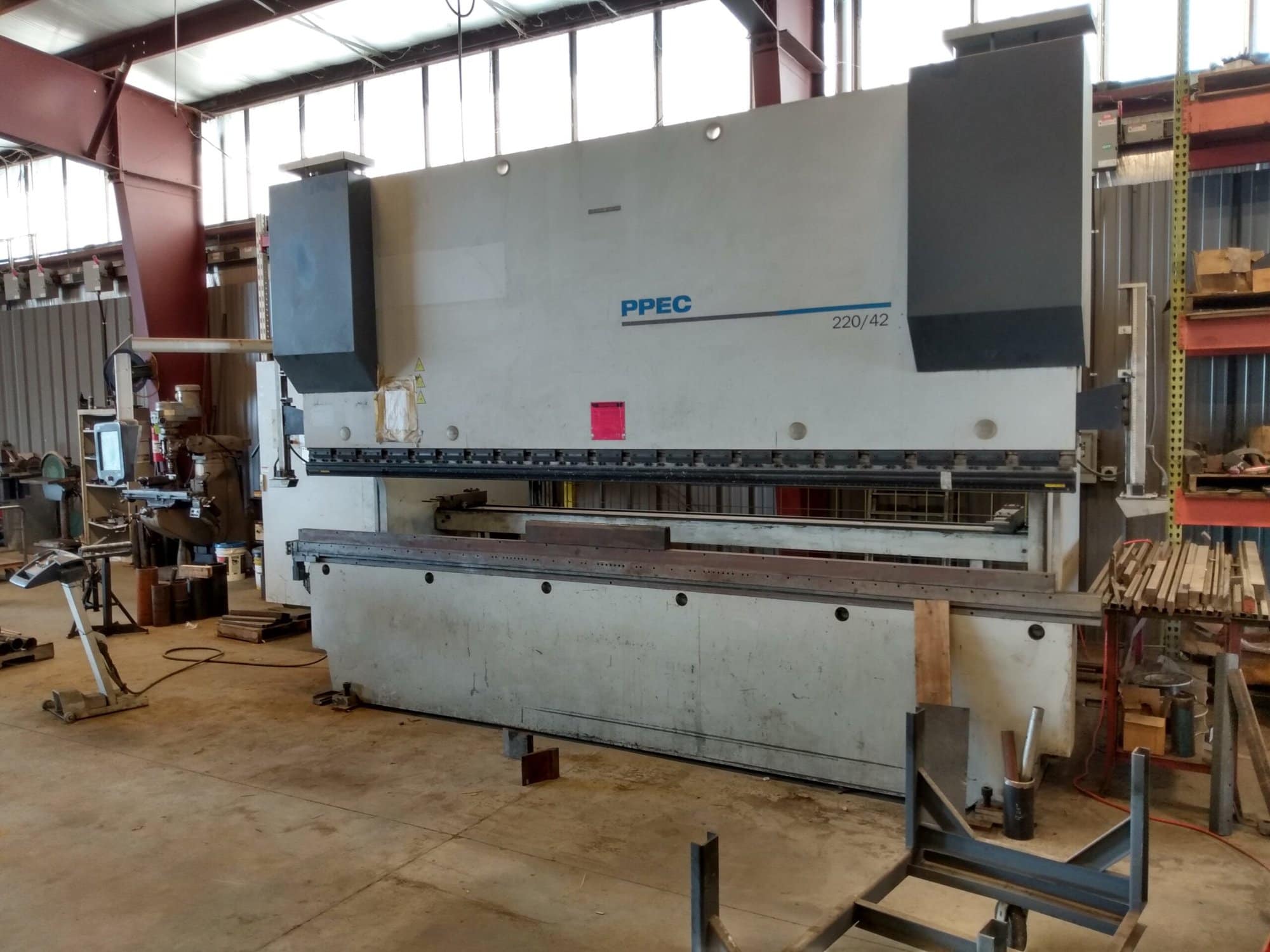 242 Ton x 14' LVD PPEC-7 220/42 CNC Press Brake, 2012- 6-Axis CNC, CNC Crowning, Tooling Included - Image 3
