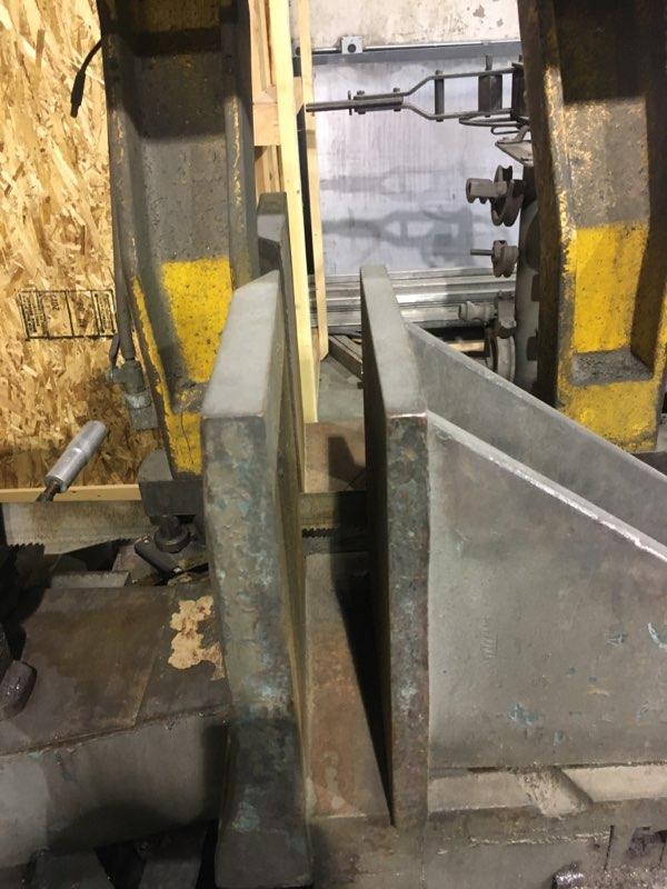 18" X 27" Saber DM-18SA Horizontal Double Miter Band Saw, 2012 - Image 2