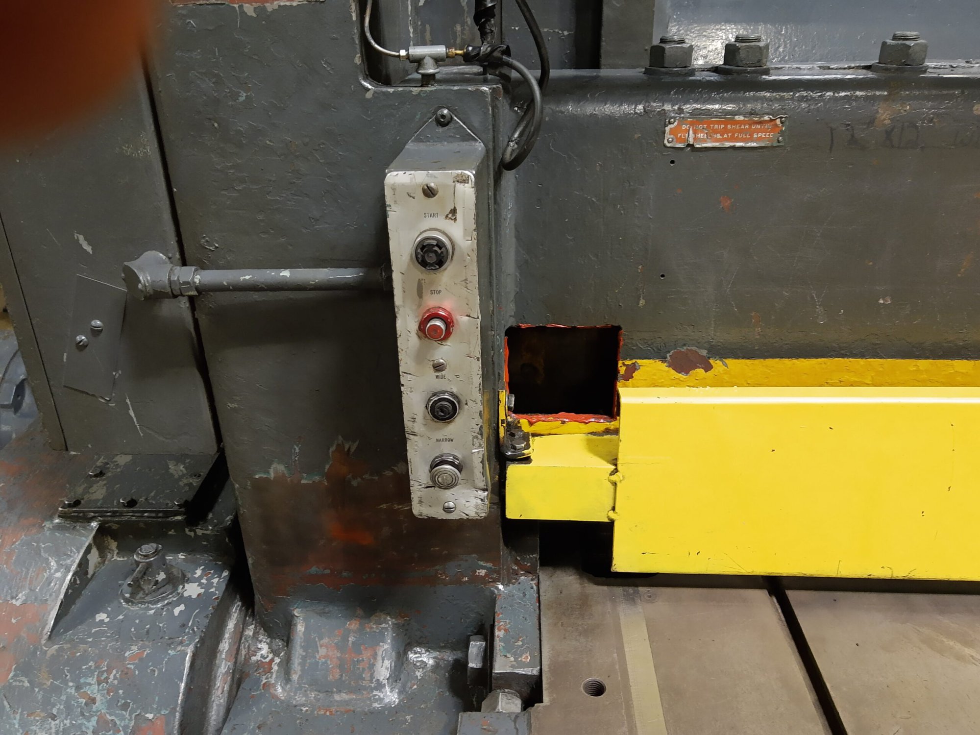 1/4" x 12' Niagara Guillotine Style Shear, Manual Backgauge, Single Phase - Image 7