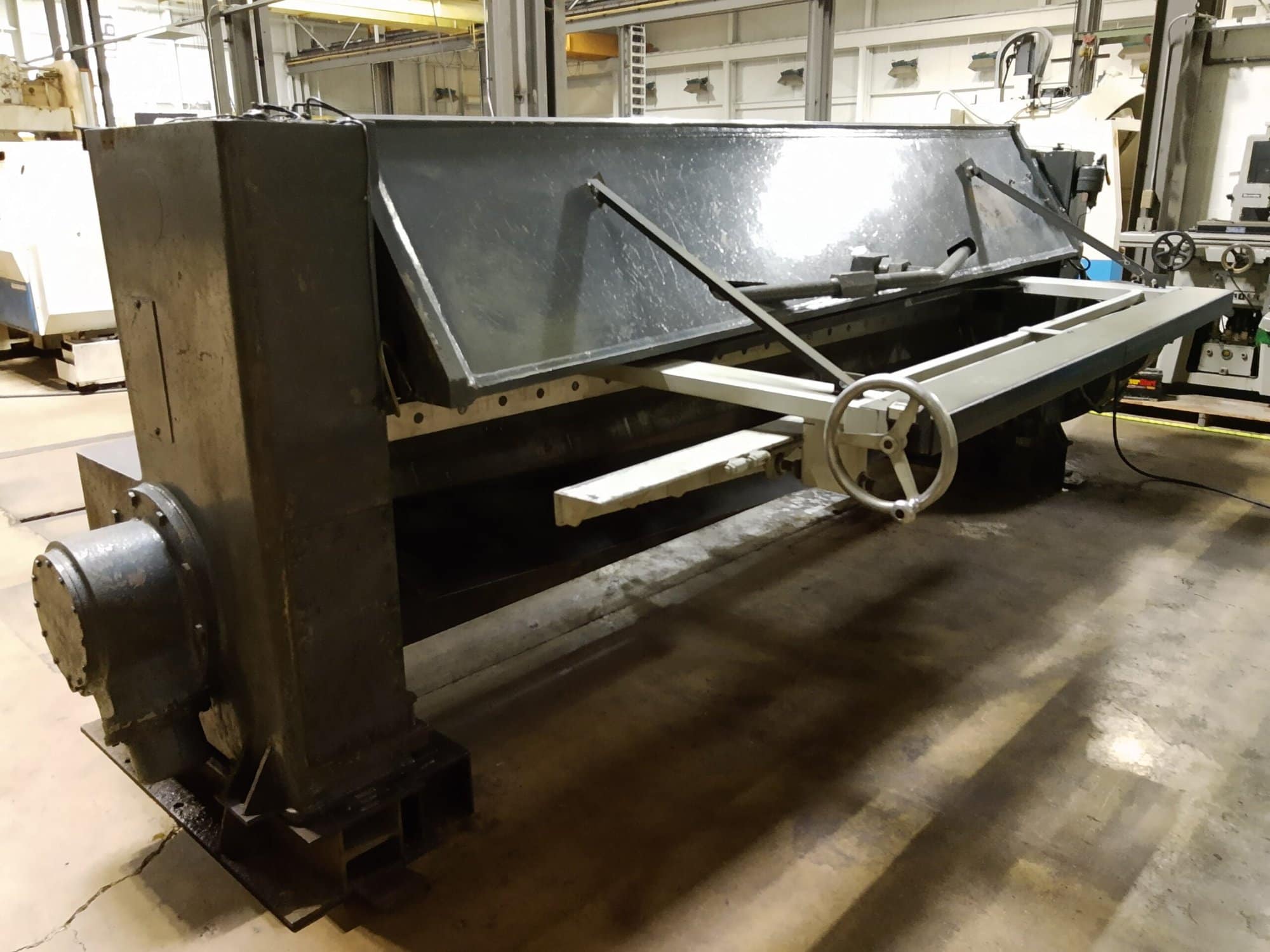1/4" x 12' Niagara Guillotine Style Shear, Manual Backgauge, Single Phase - Image 2