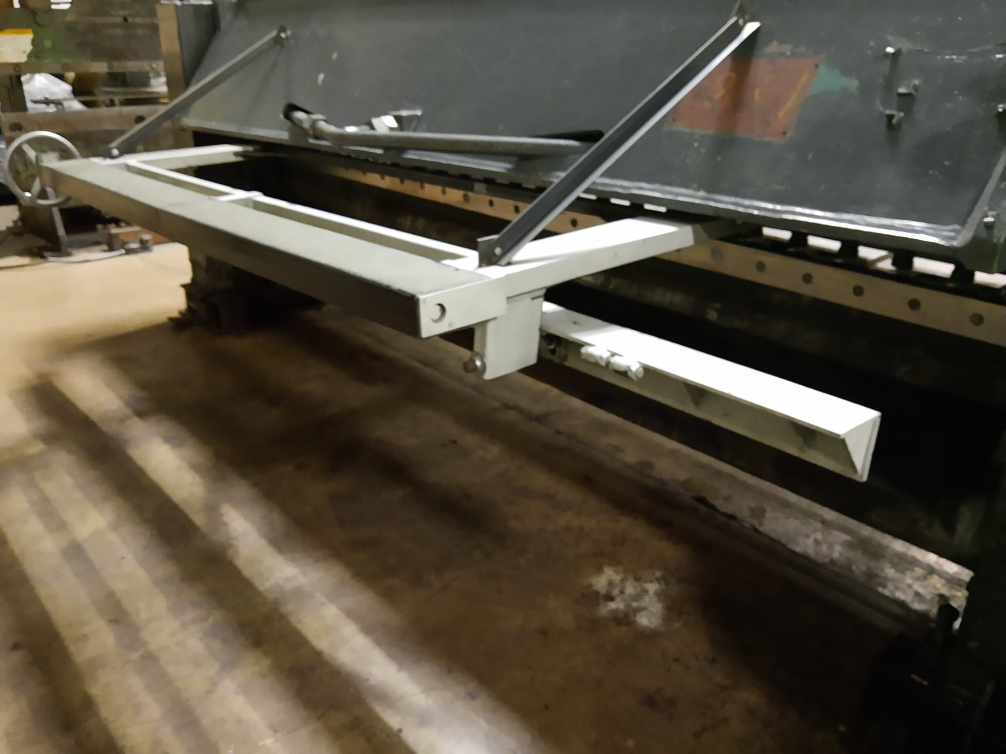 1/4" x 12' Niagara Guillotine Style Shear, Manual Backgauge, Single Phase - Image 6