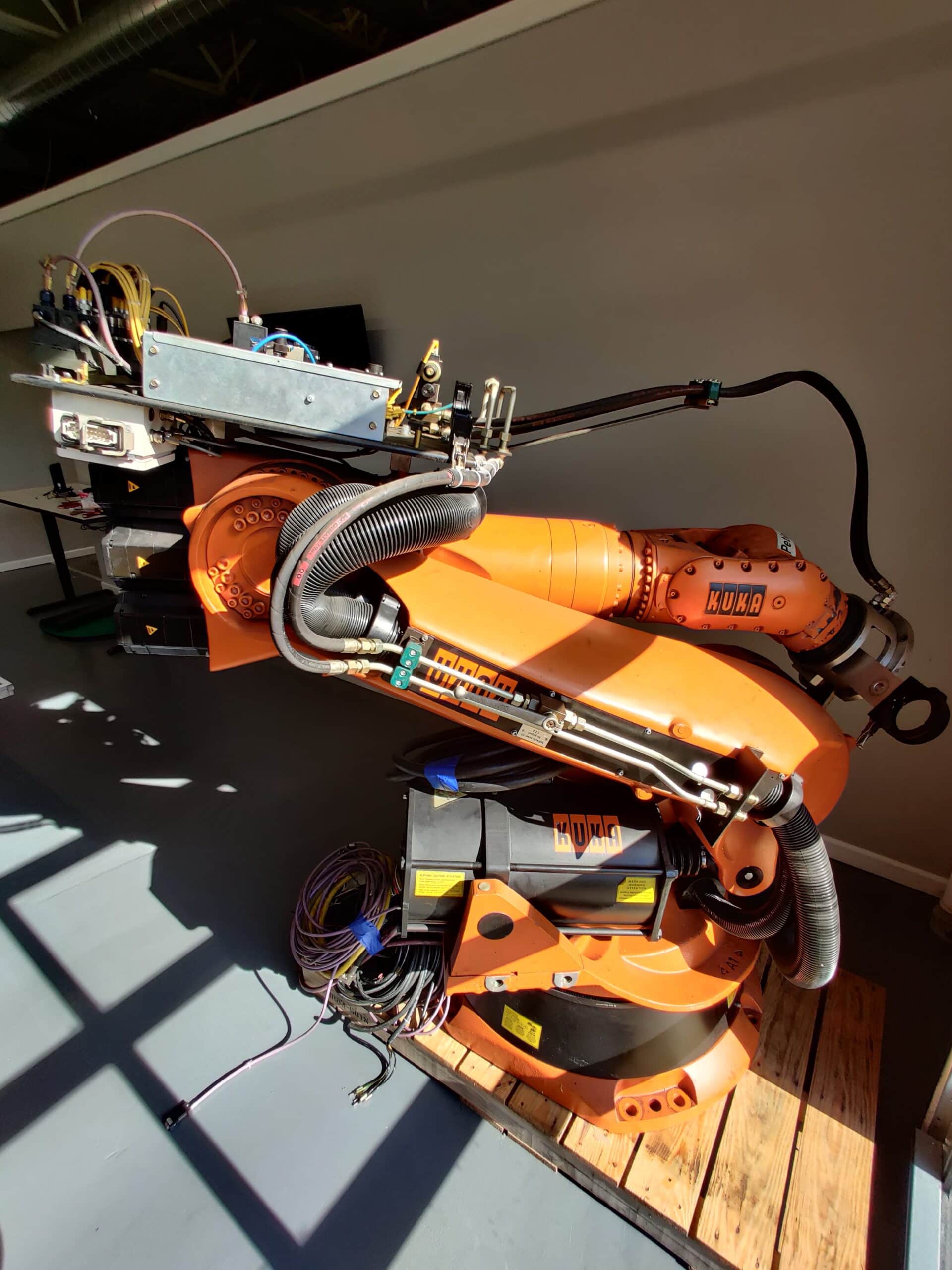 KUKA KR-150 S C2 Robot, 2004 - 6-Axis, Including Control Panel, 2 Available - Image 3