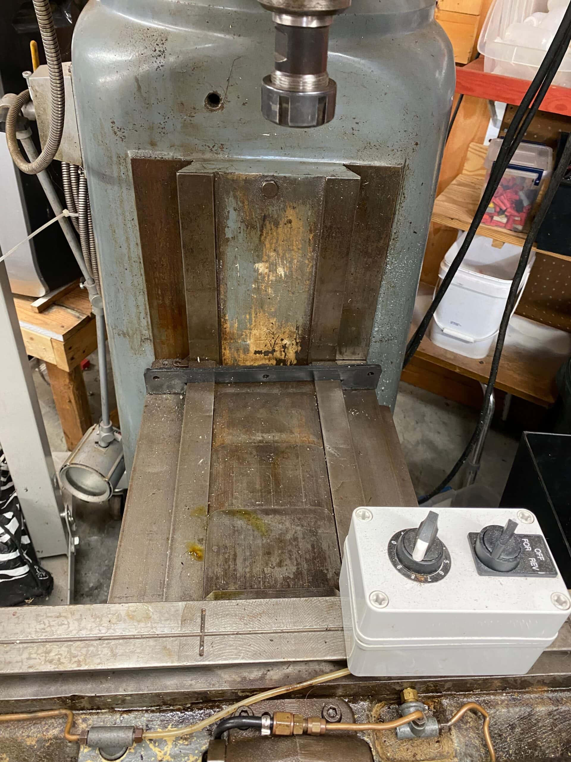 Clausing Kondia F-1Vertical Knee Type Milling Machine- Trak AGE 2 Control - Image 3