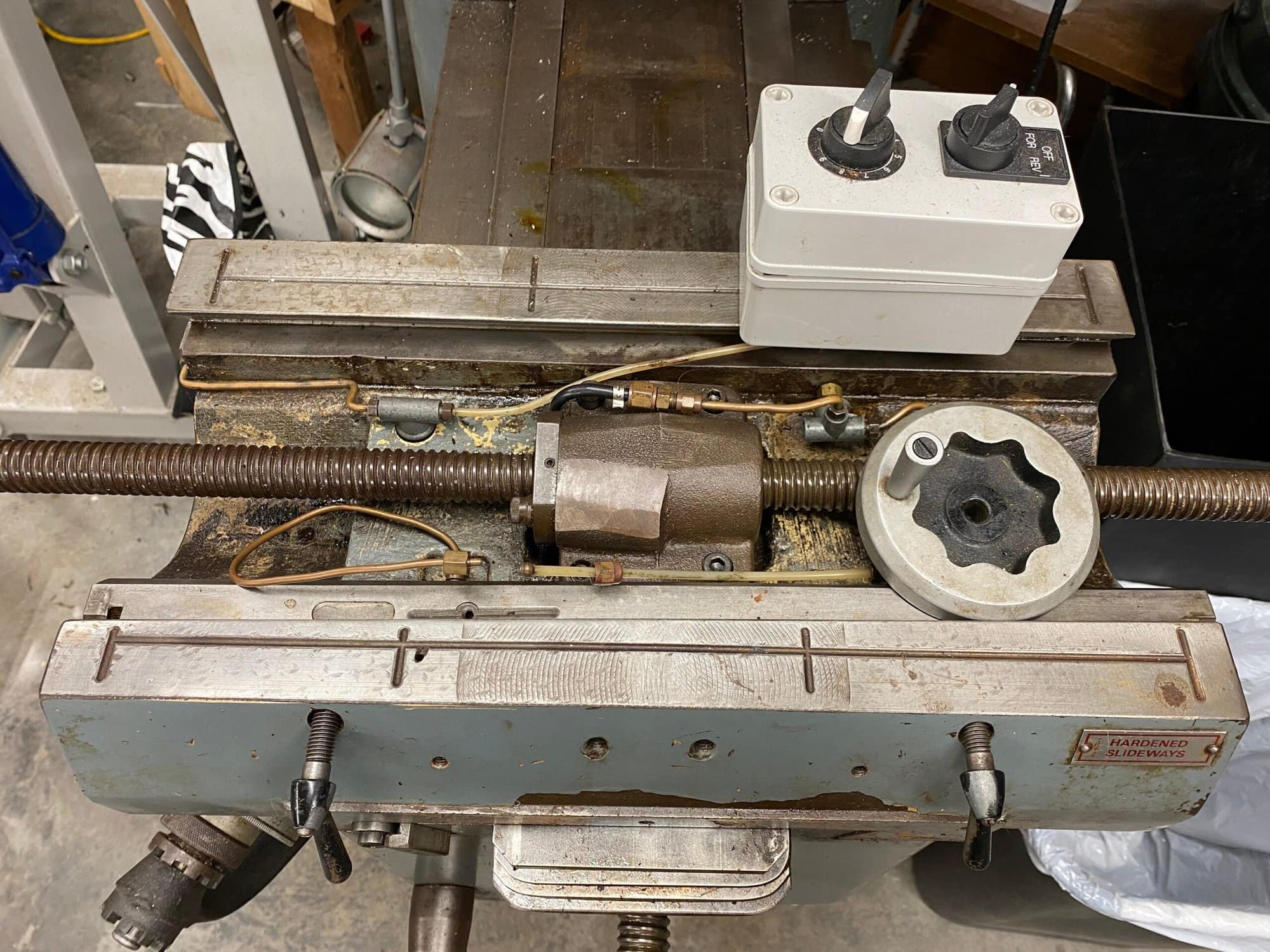 Clausing Kondia F-1Vertical Knee Type Milling Machine- Trak AGE 2 Control - Image 4