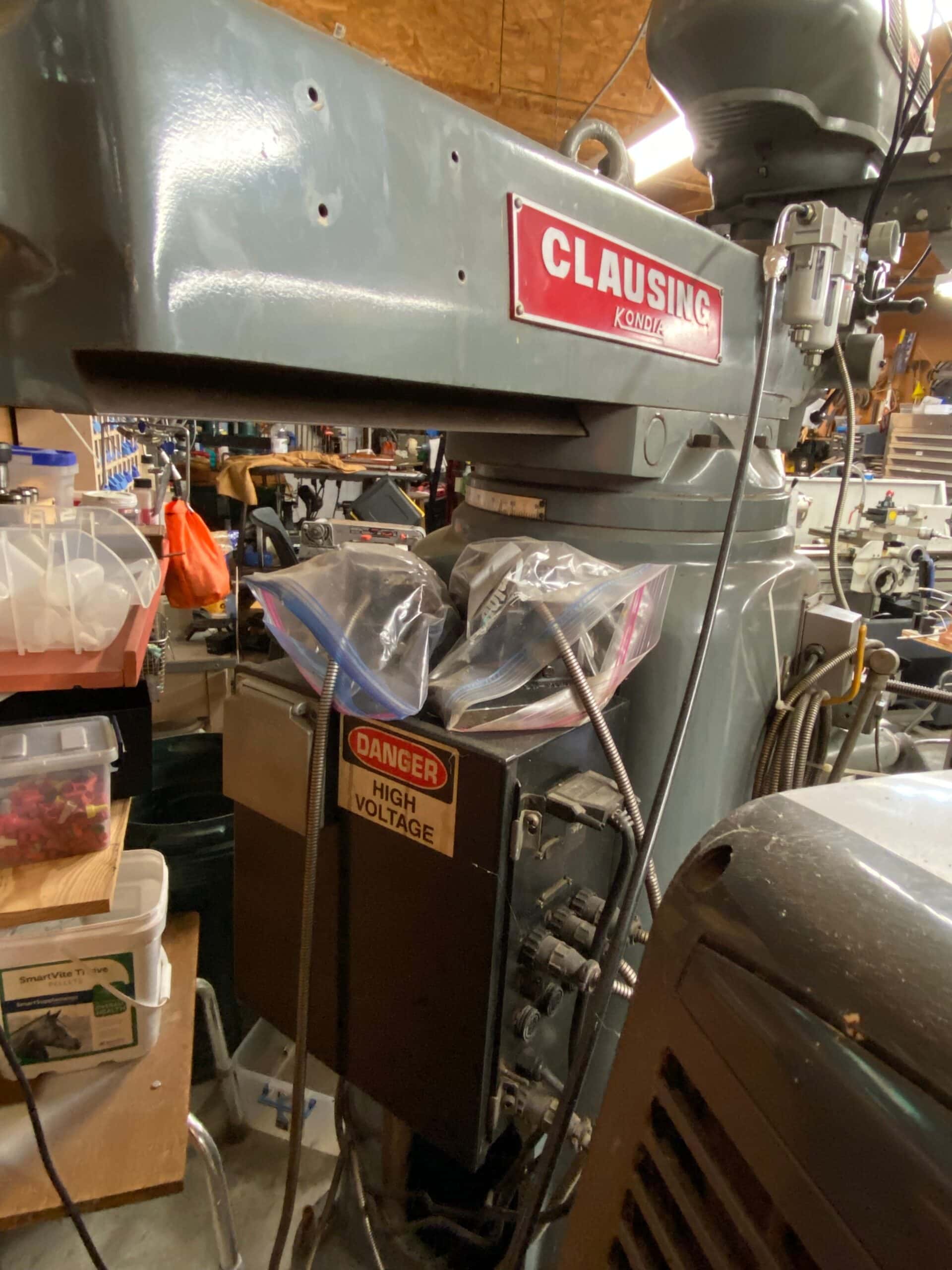 Clausing Kondia F-1Vertical Knee Type Milling Machine- Trak AGE 2 Control - Image 7