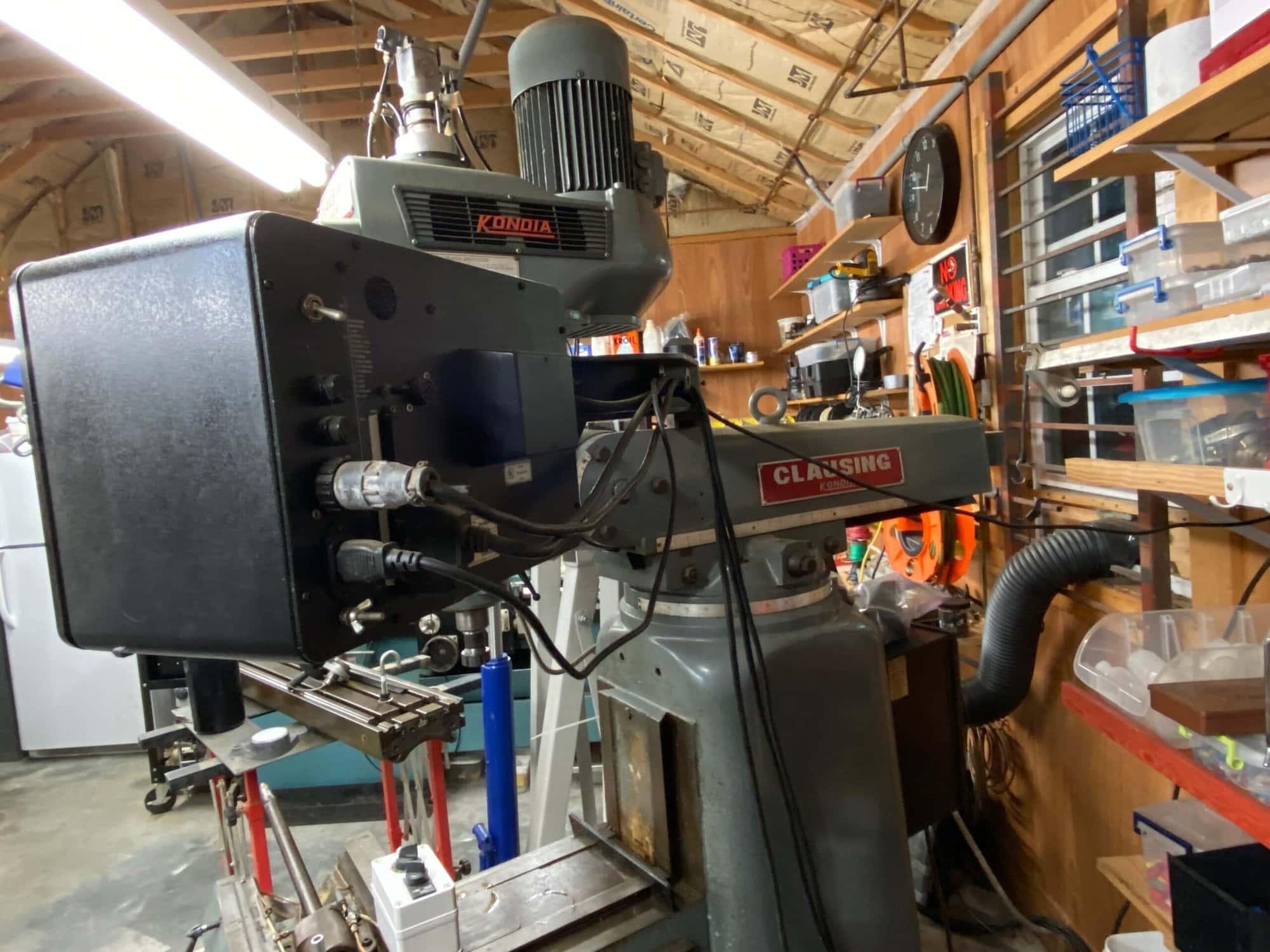 Clausing Kondia F-1Vertical Knee Type Milling Machine- Trak AGE 2 Control - Image 8