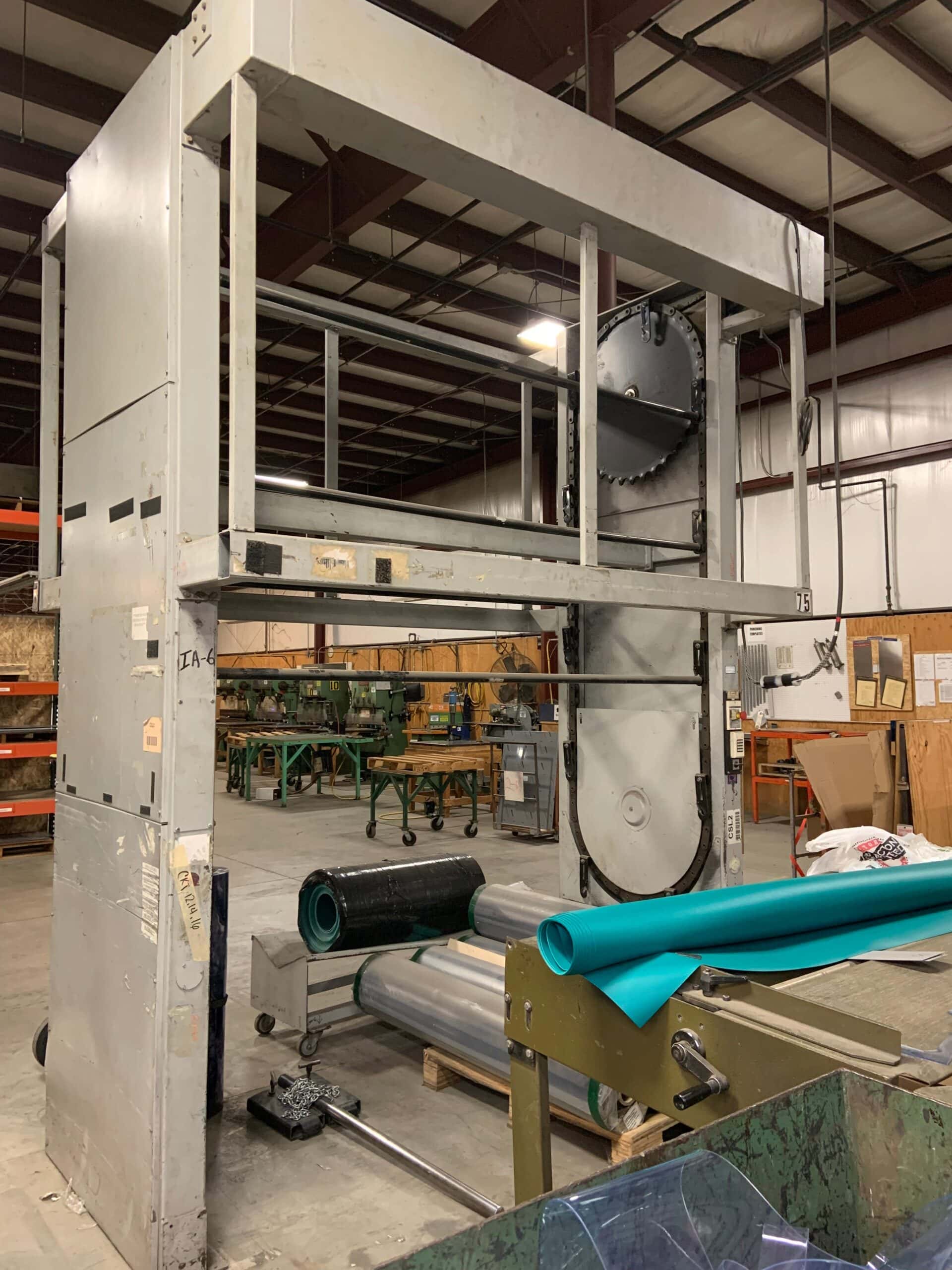 J&D Associates,1-07-090 Roll Carousel, 2005 - 10 Adjustable Hanger Bars
